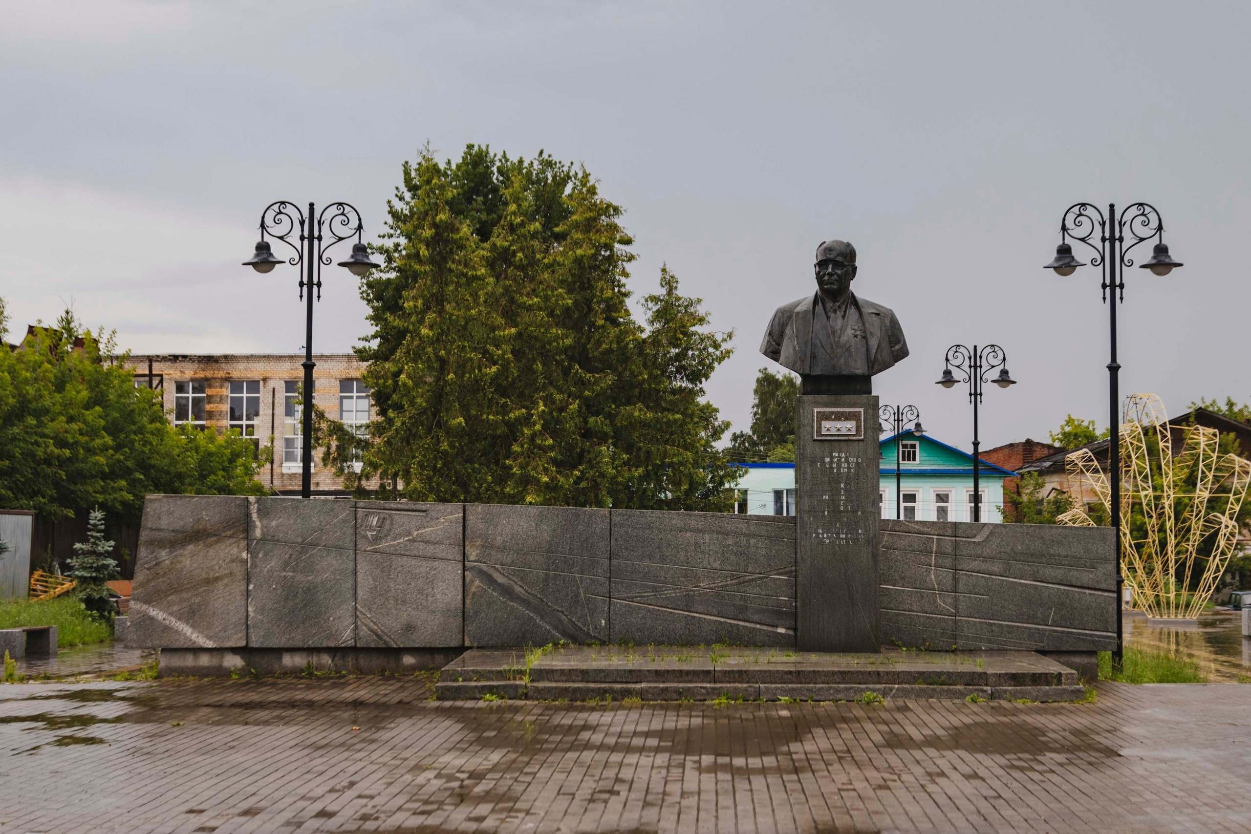 Памятник авиаконструктору А.Н. Туполеву в Кимрах