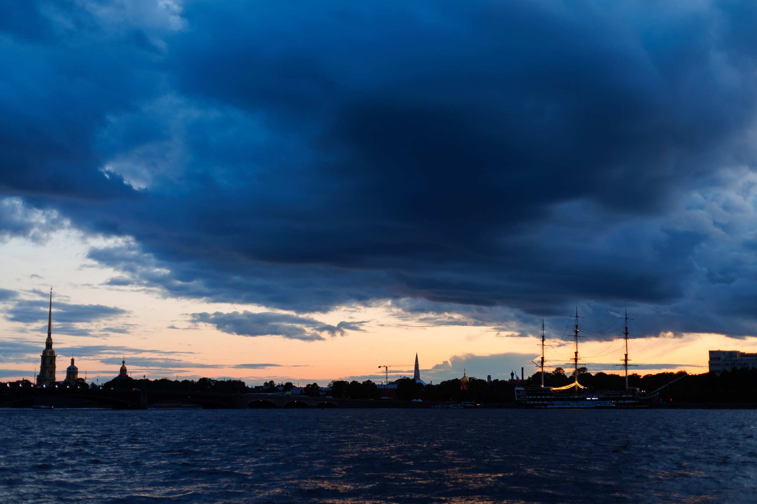 Выпускной на теплоходе. Фотограф в Санкт-Петербурге Чумаков Семен