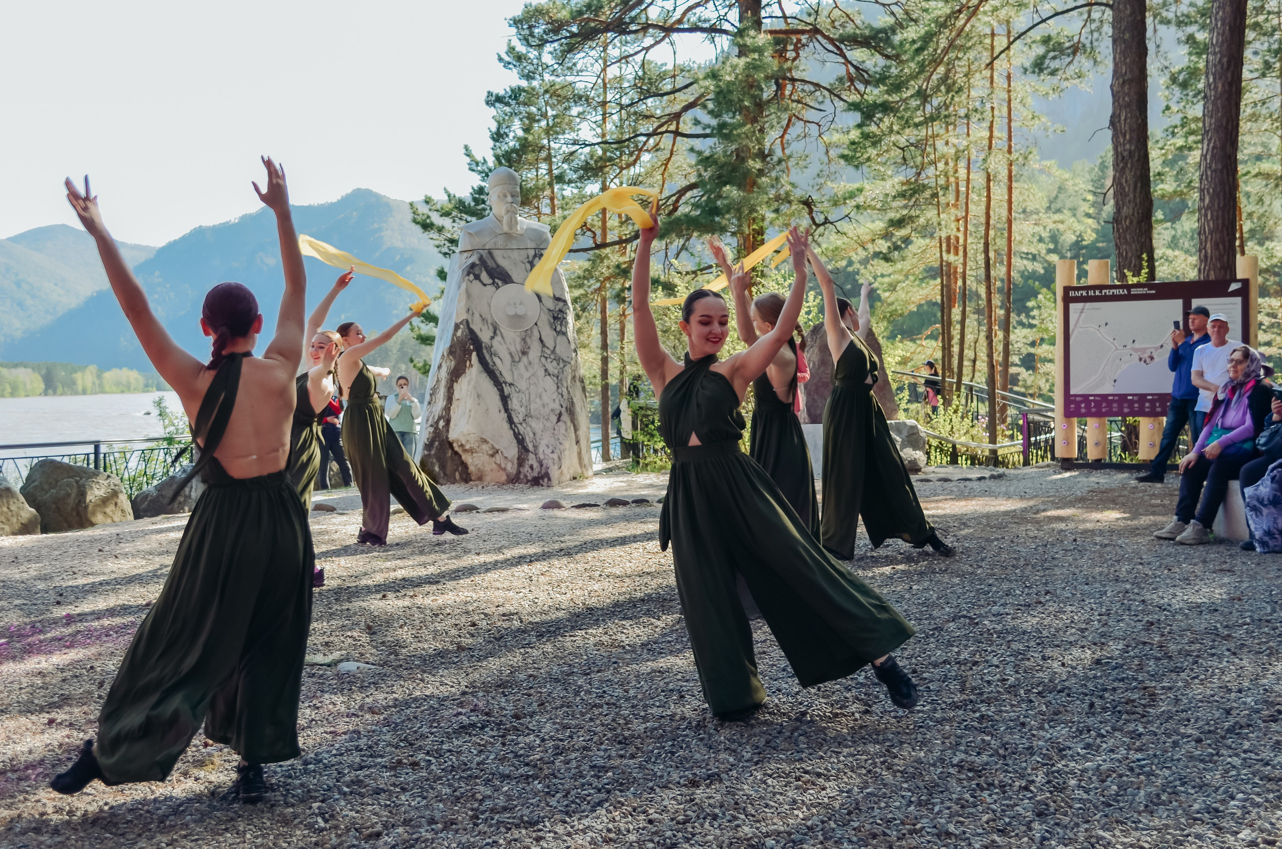 Фестиваль «Цветение Маральника на Алтае 2025». Фоторепортаж. Денисова Аля — фотограф для парных съемок и индивидуальных историй в Барнауле