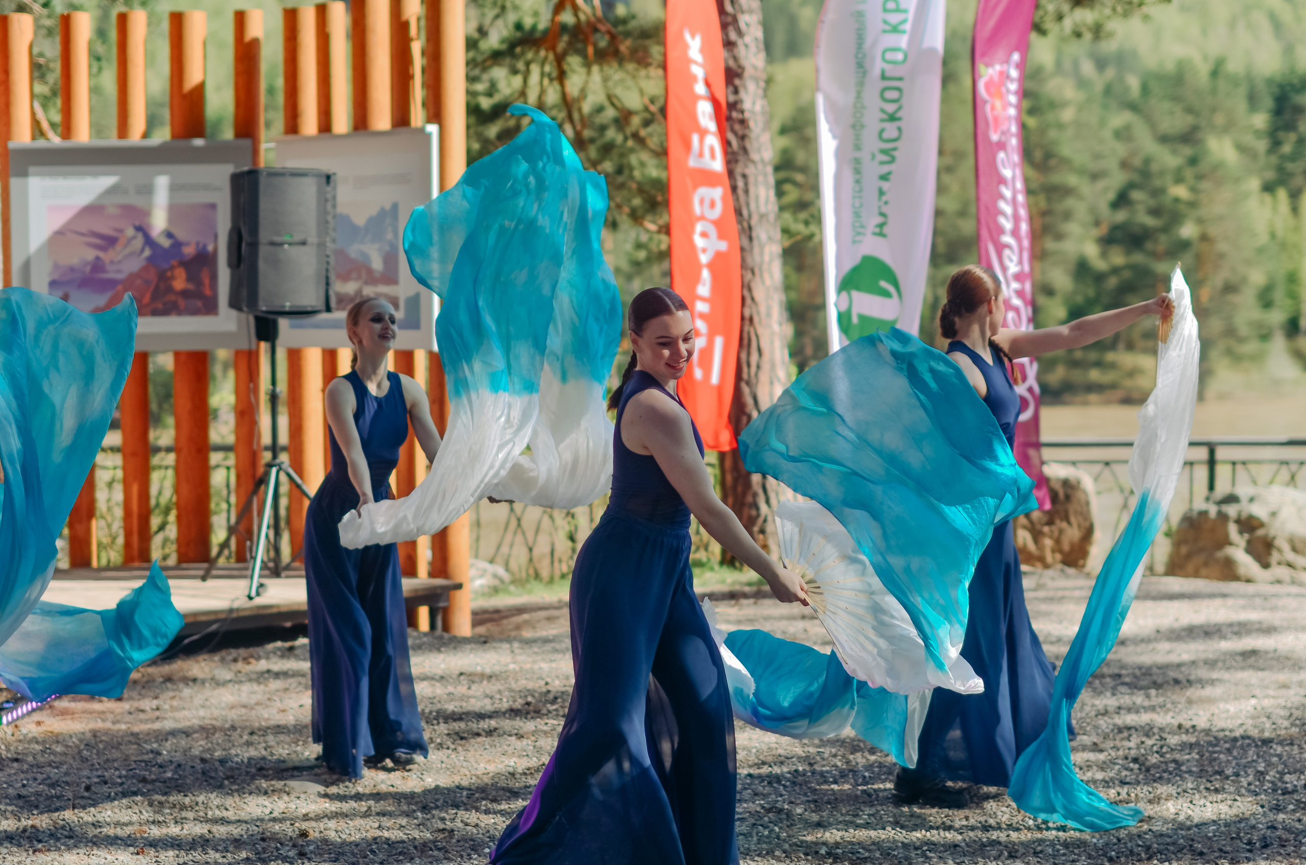 Фестиваль «Цветение Маральника на Алтае 2025». Фоторепортаж. Денисова Аля — фотограф для парных съемок и индивидуальных историй в Барнауле