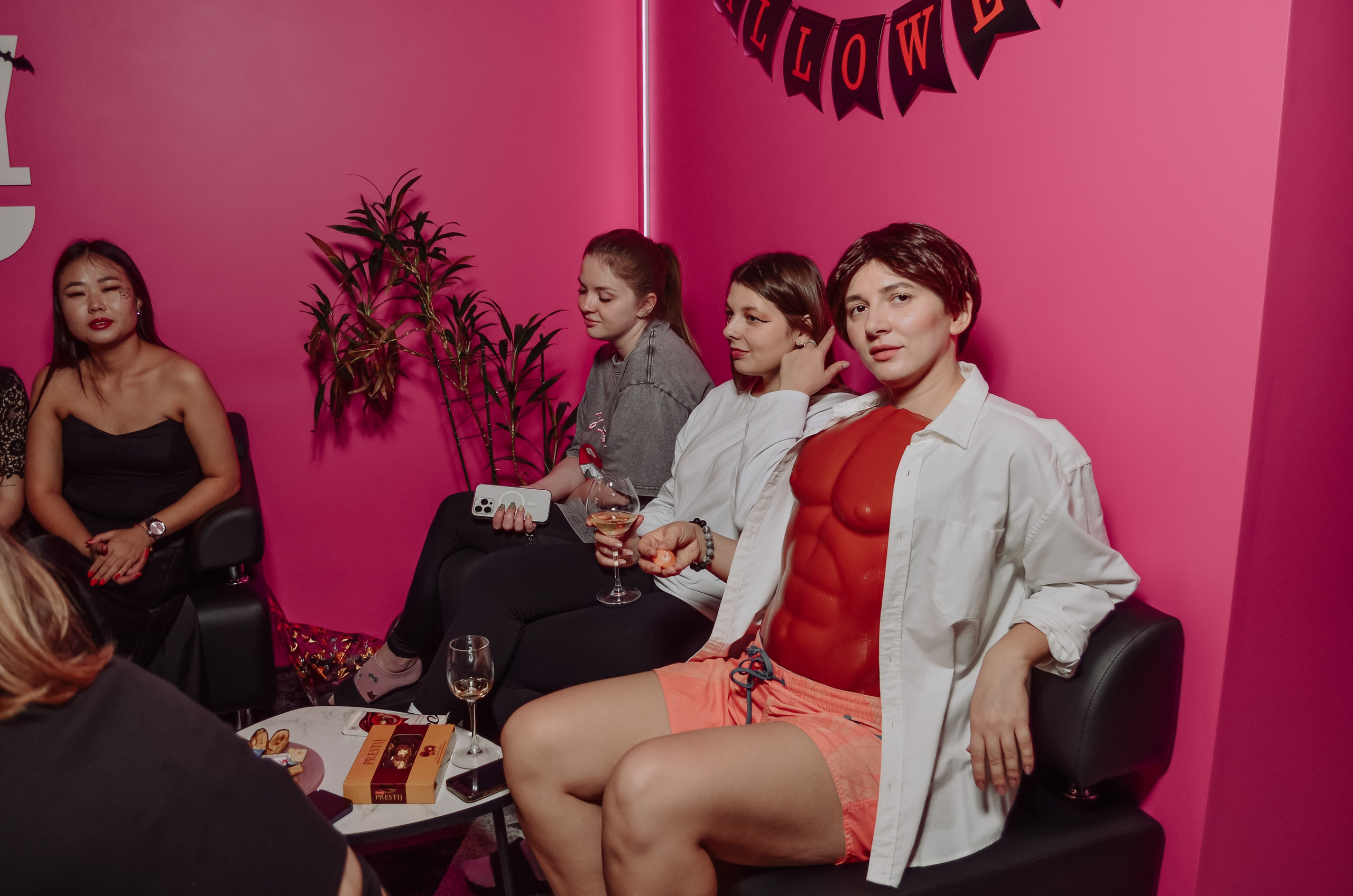 Фоторепортаж мероприятия в фитнес-клубе. Денисова Аля — фотограф для парных съемок и индивидуальных историй в Барнауле