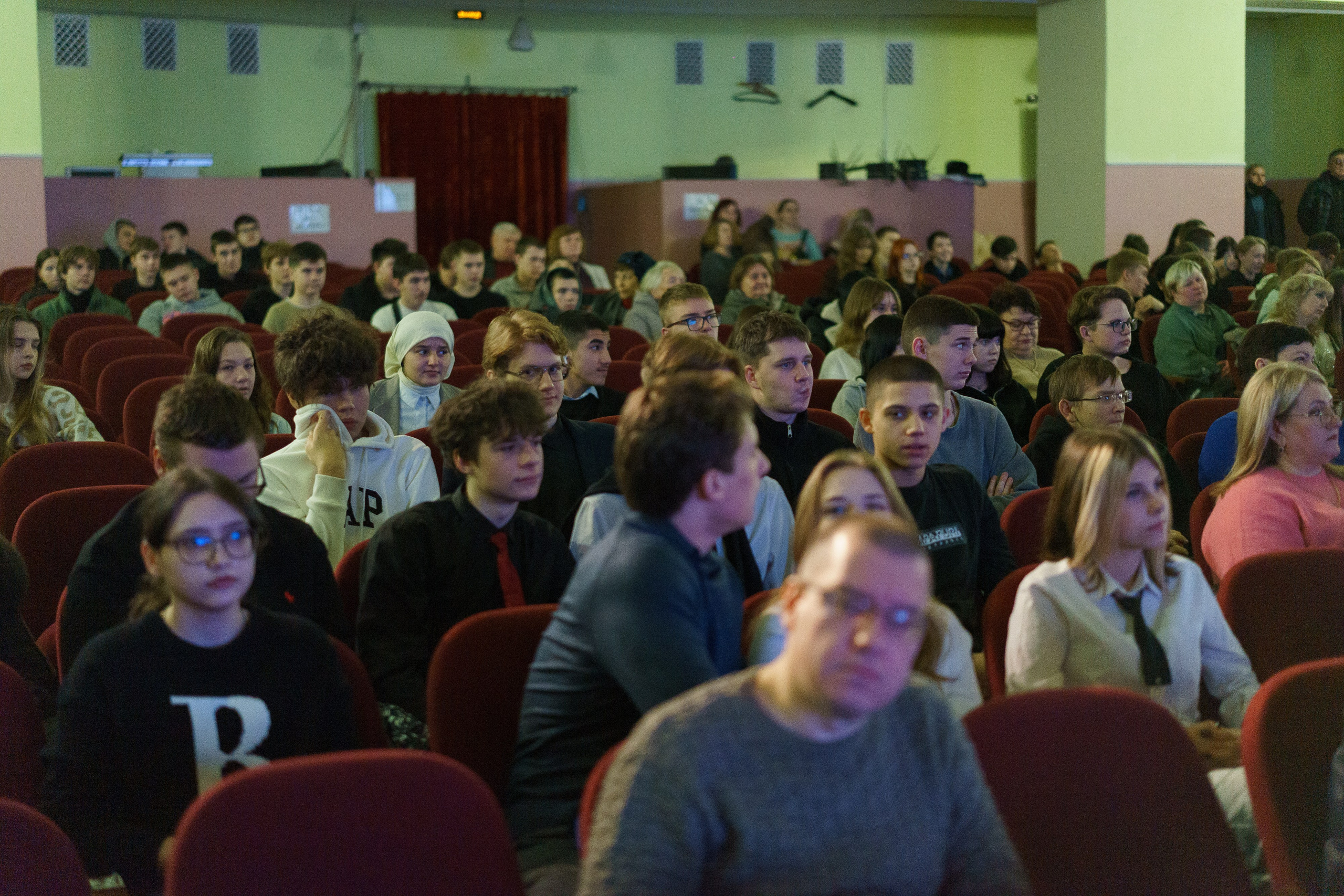 Межотраслевая выставка учебных заведений, Сафоново. Фотограф и видеограф Смоленск | Студия Цезарь