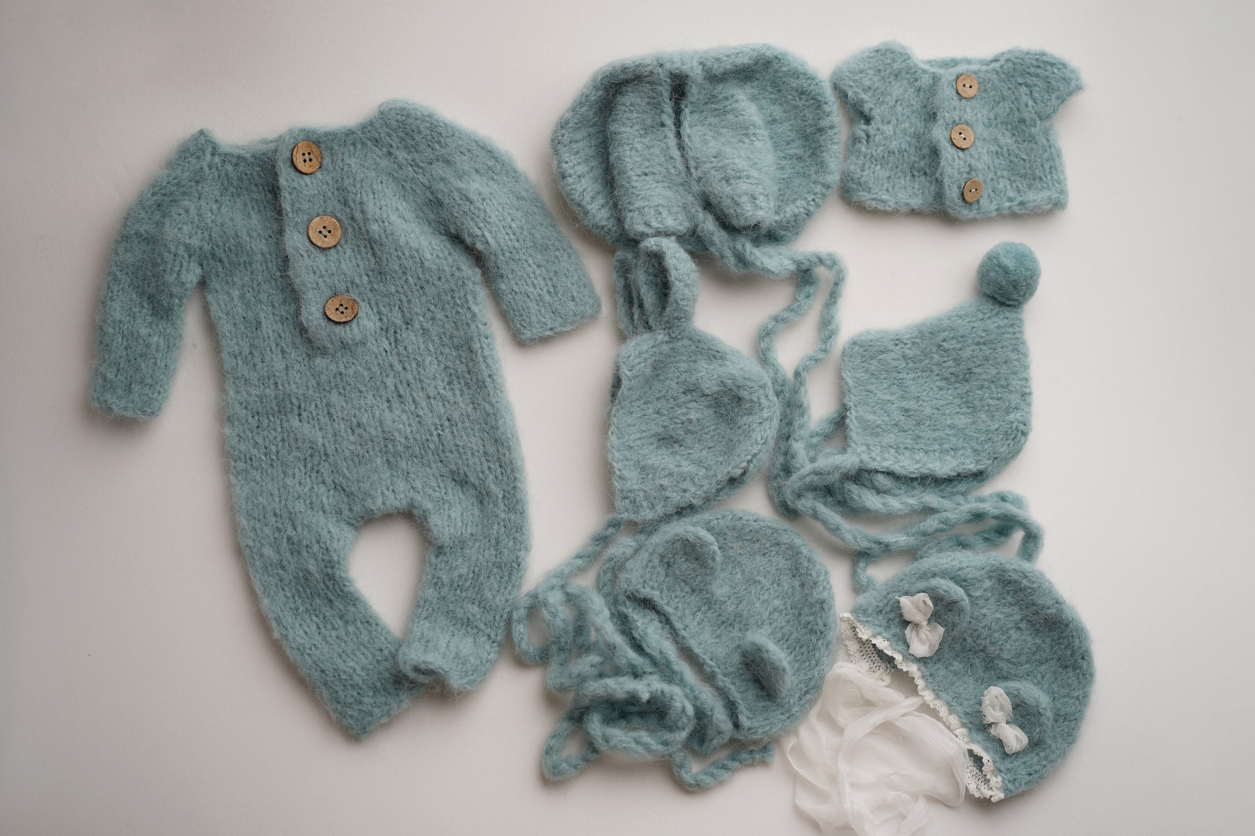 Комплекты. Фотограф новорождённых в Москве Елена Левина