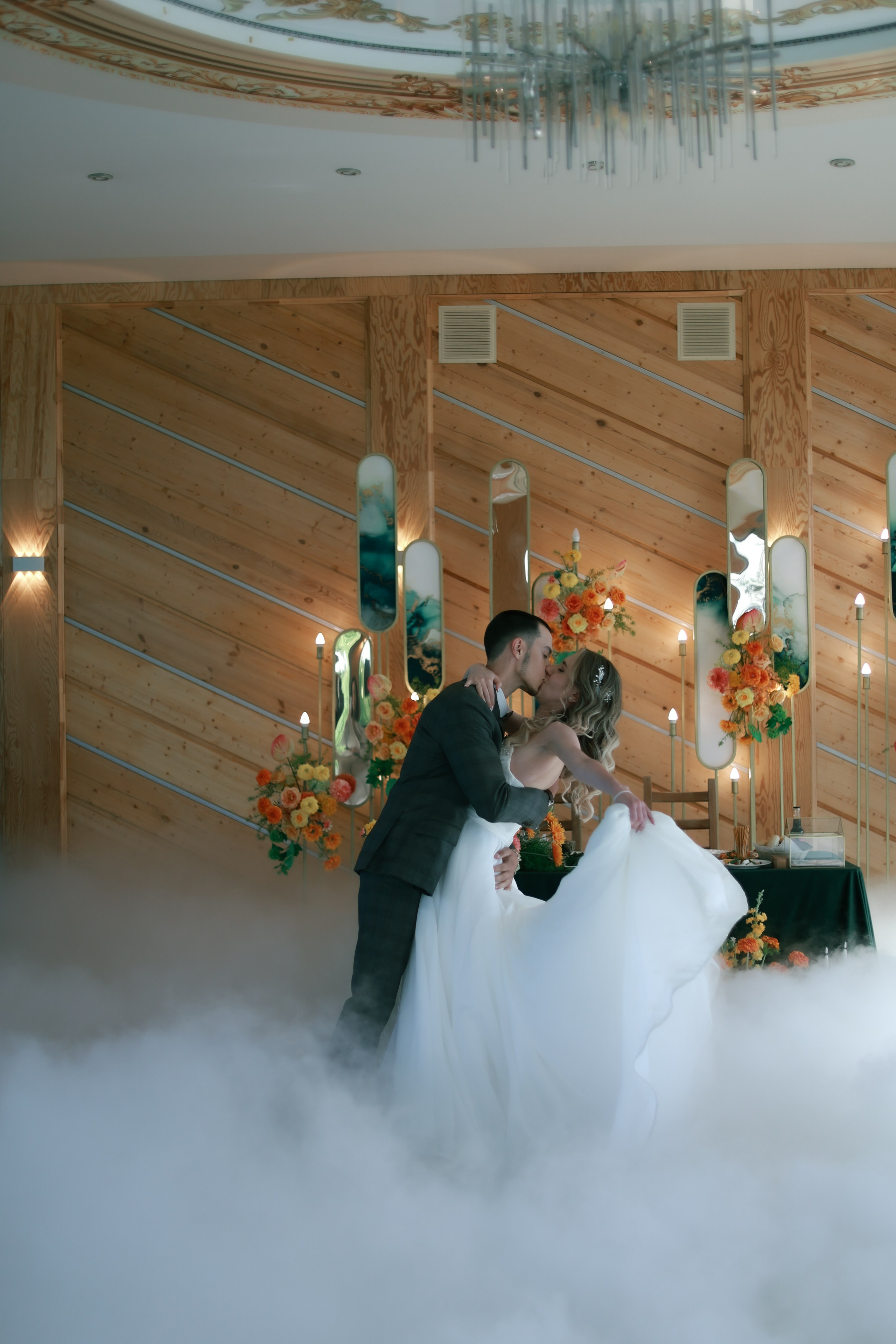 Свадебный ведущий на любое мероприятие в Москве. Свадебный ведущий в Москве Саксофон на свадьбу