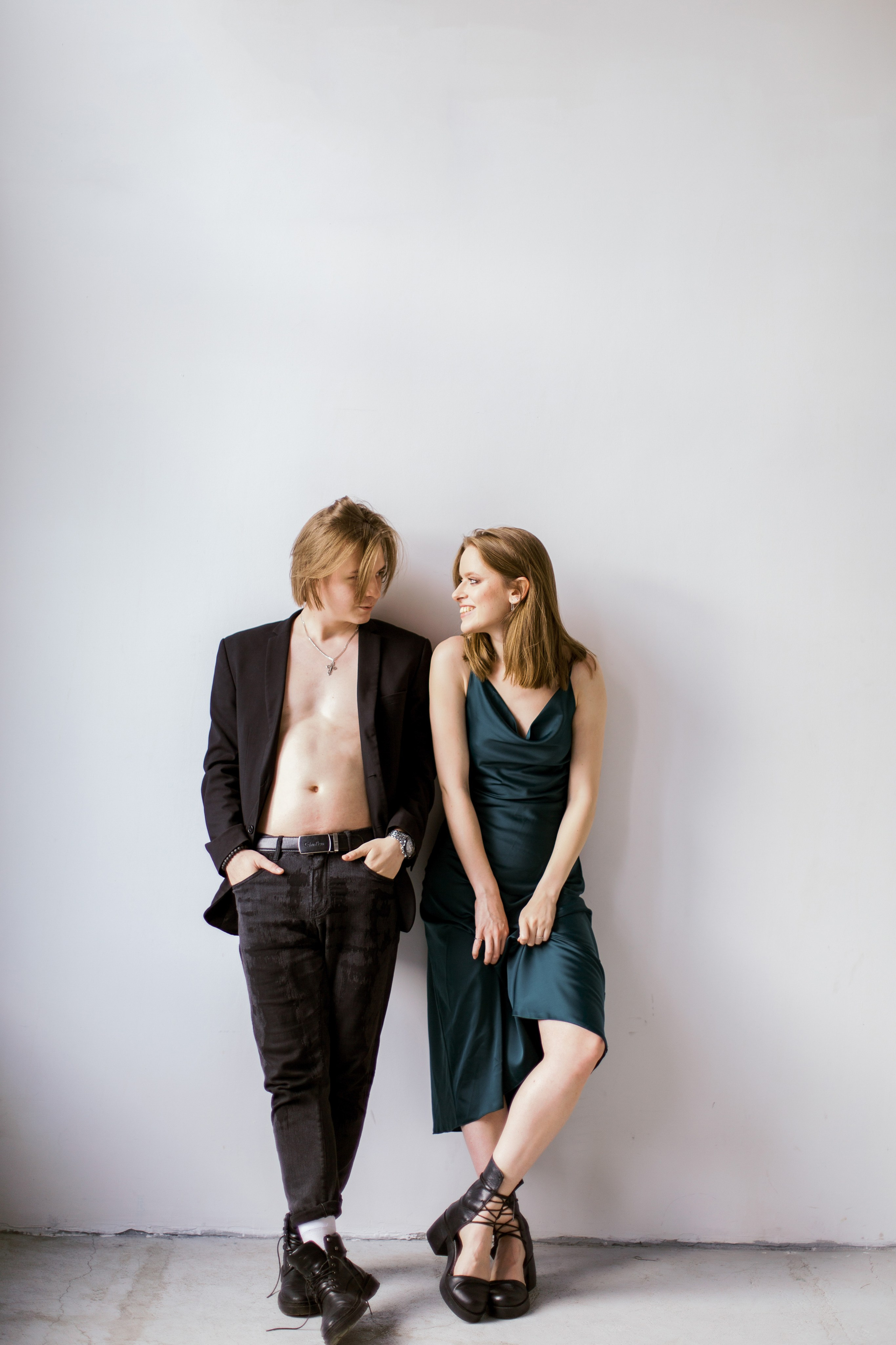 Лавстори в студии. Портреты студия Москва. Модельные тесты. Lovestory студия в Москве. Женсий фотограф