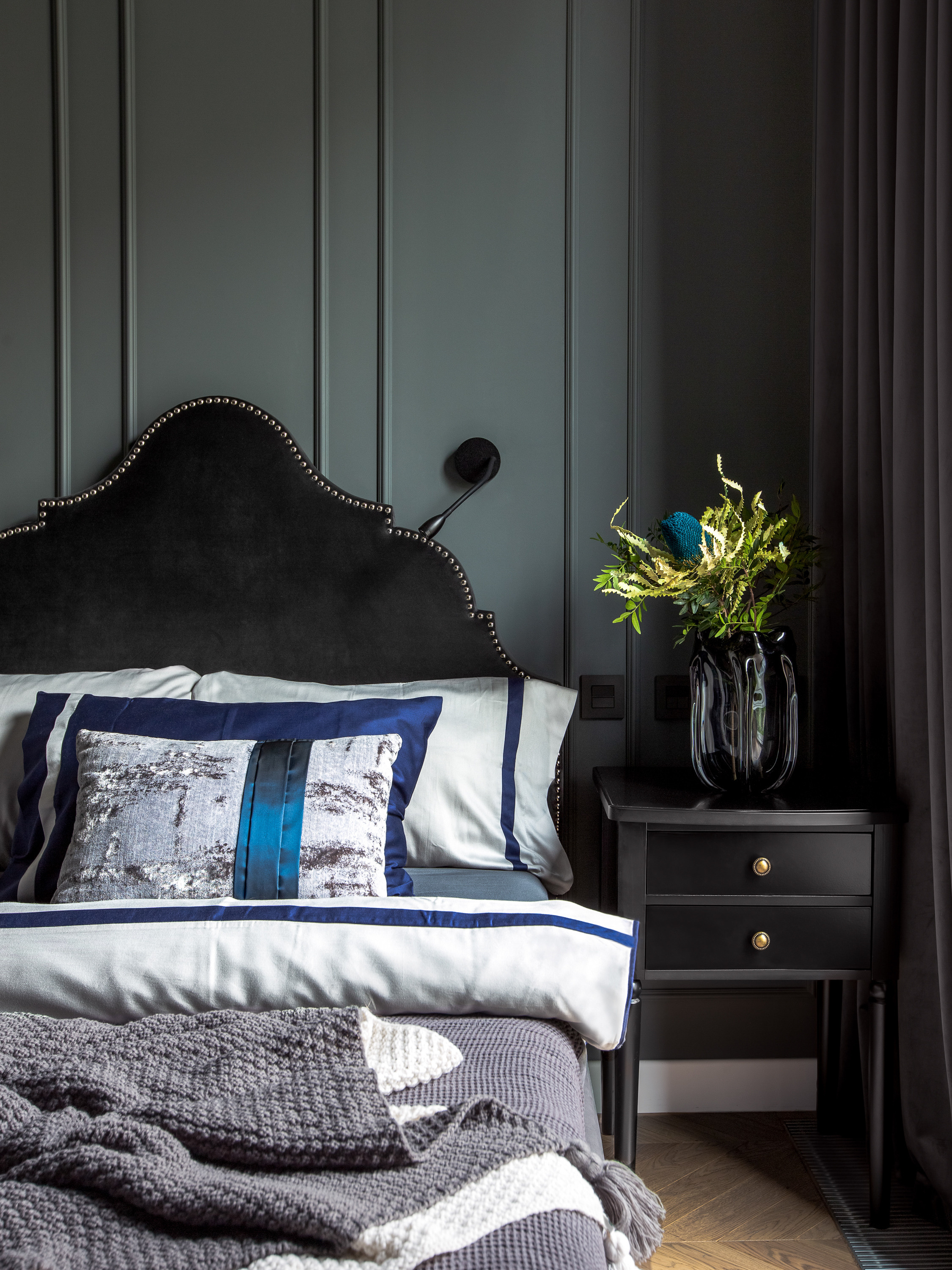 Семейная квартира с интересными дизайнерскими решениями. Интерьерный фотограф