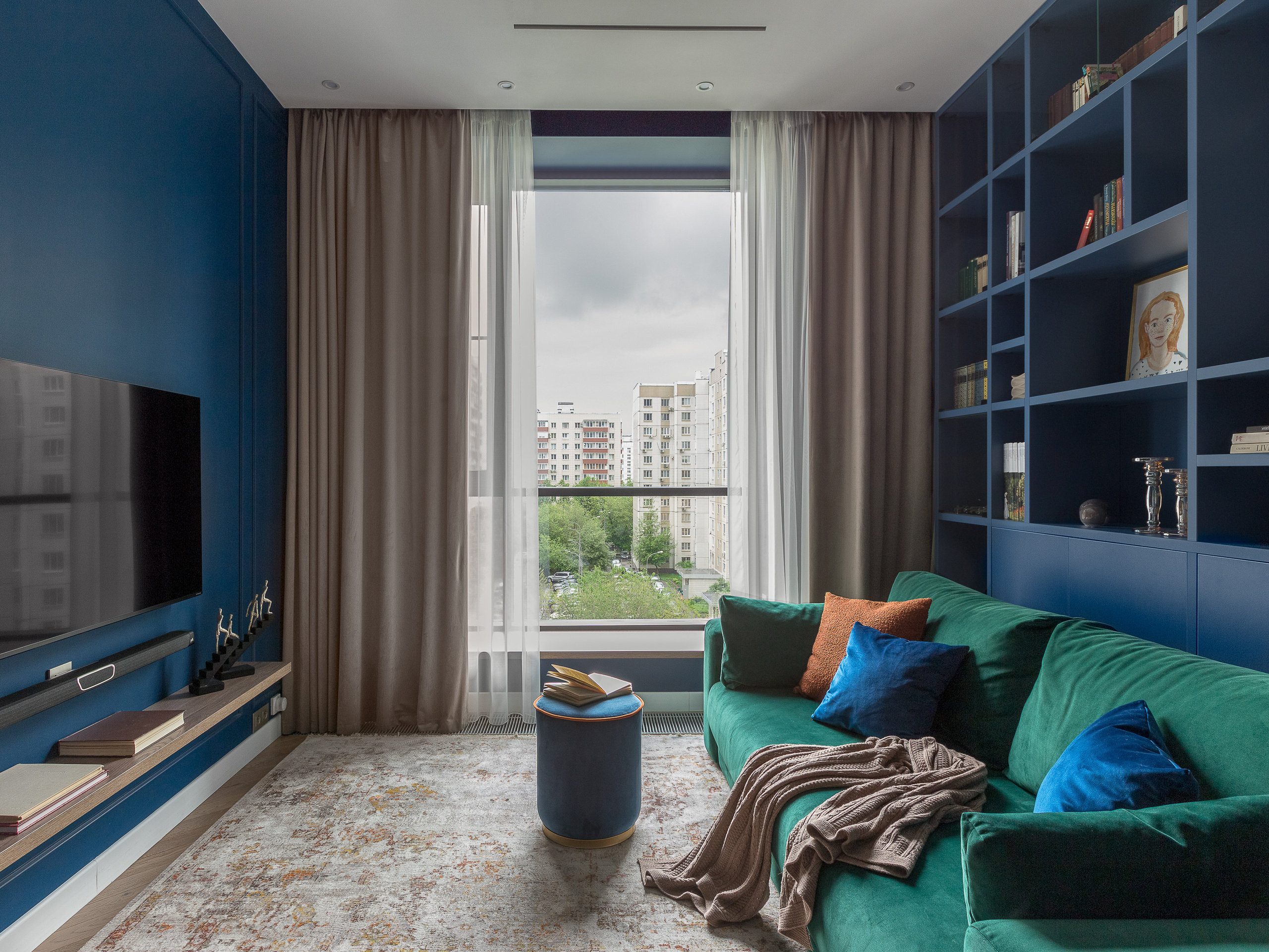 Семейная квартира с интересными дизайнерскими решениями. Интерьерный фотограф