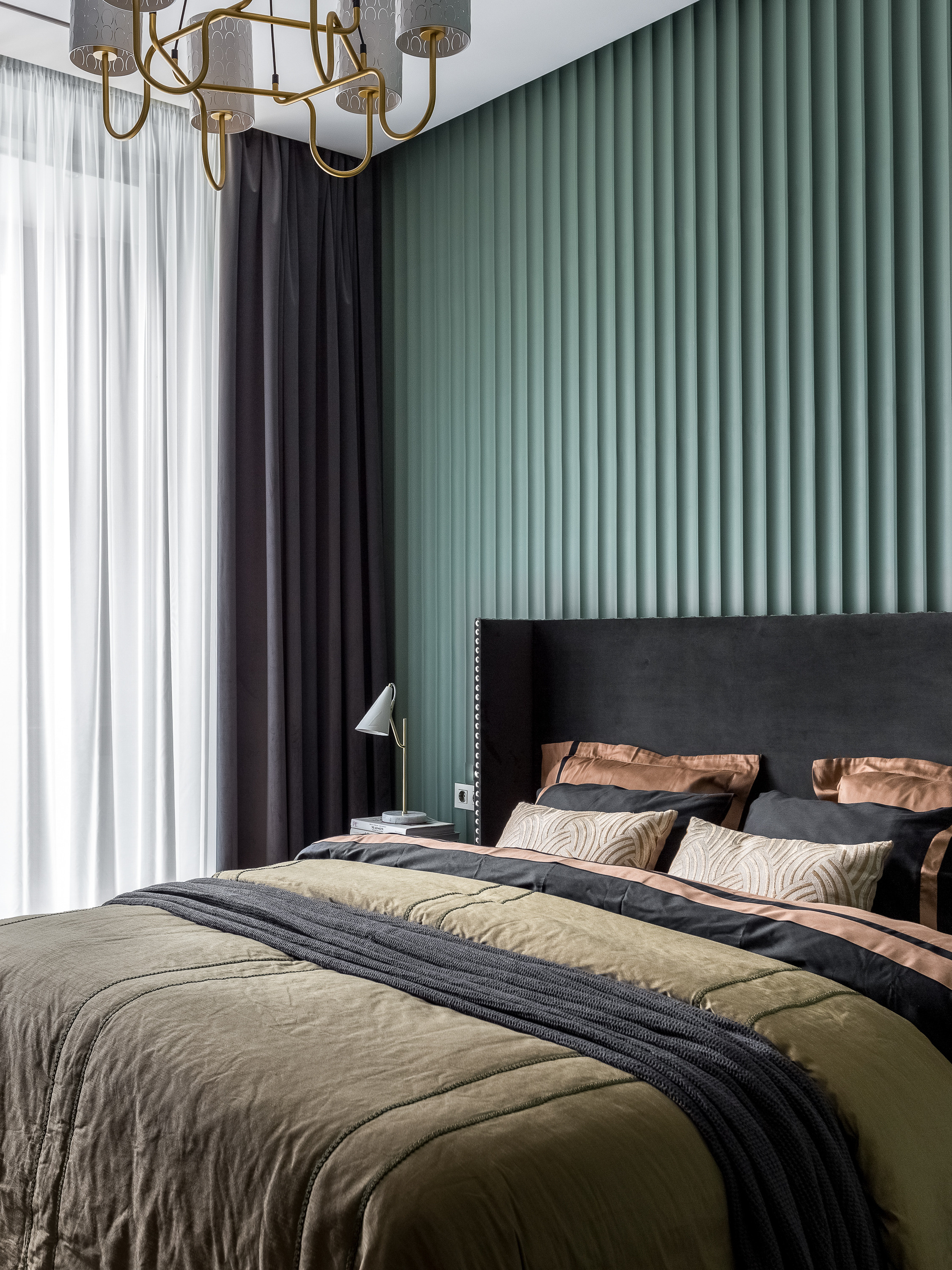 Семейная квартира с интересными дизайнерскими решениями. Интерьерный фотограф