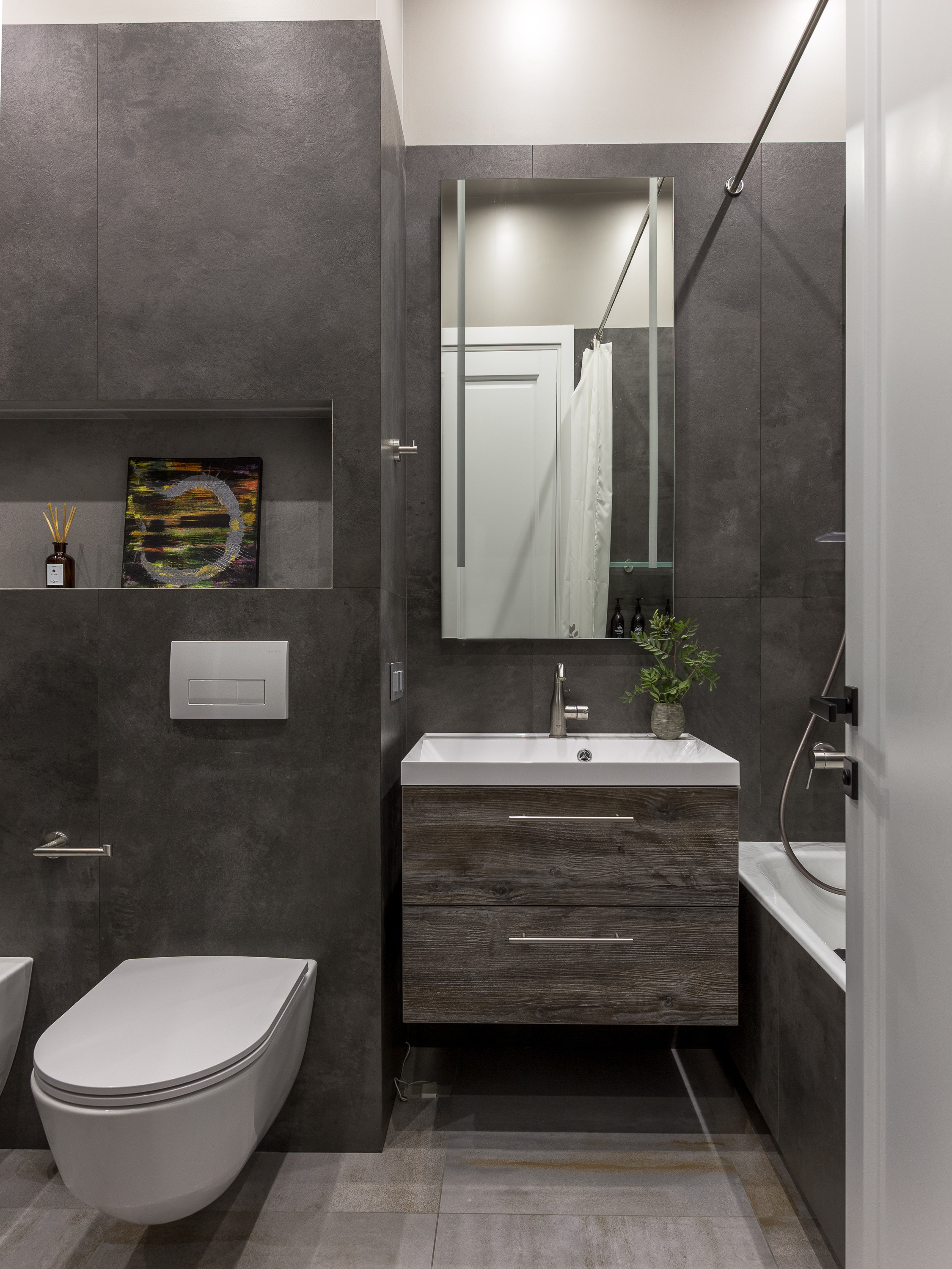 Семейная квартира с интересными дизайнерскими решениями. Интерьерный фотограф