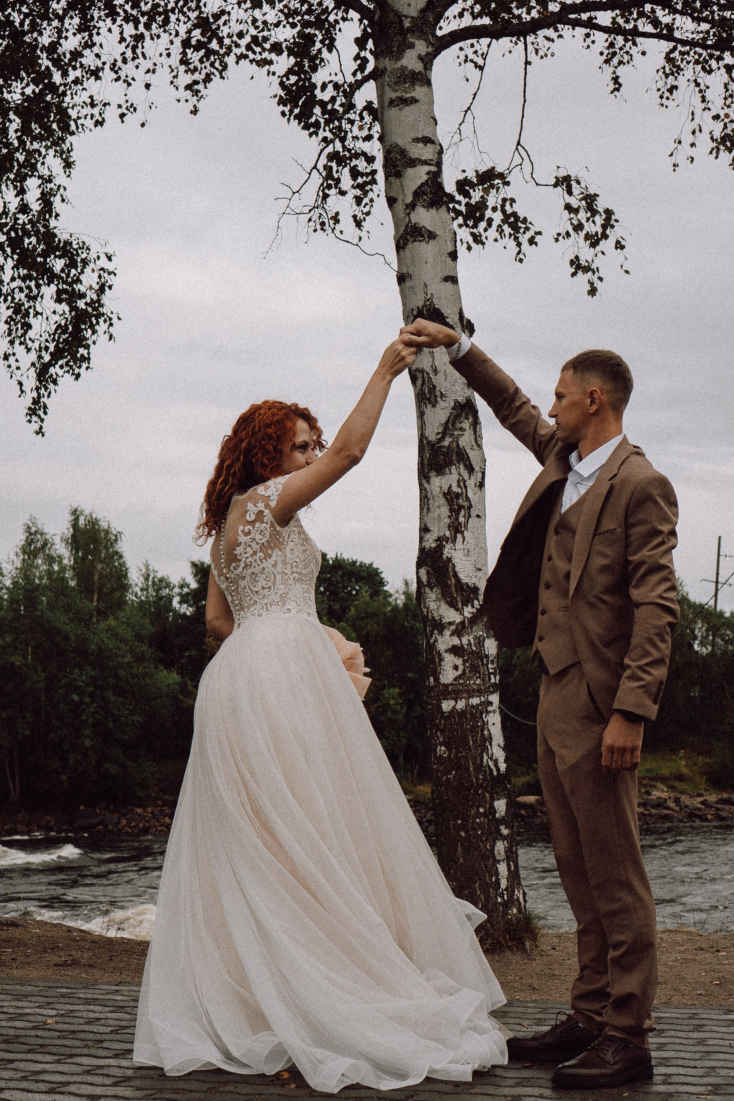 СВАДЕБНАЯ ФОТОСЕССИИЯ ПАРЫ В ГОРОДЕ ПРИОЗЕРСК В СОСНОВОМ ЛЕСУ И С ПИКАПОМ. Профессиональный фотограф, Санкт-Петербург — Виктория Богомолова