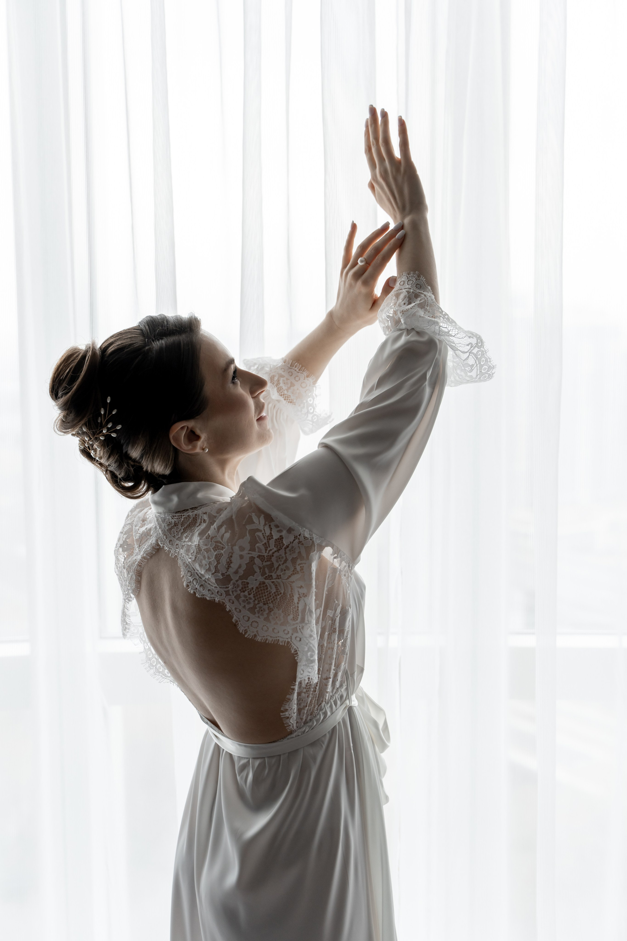 Свадебный фотограф в Москве. Свадебный фотограф Видное, Бутово, Домодедово, Щербинка, Царицыно. Свадебная фотосессия и сборы невесты в отеле Soluxe. Регистрация брака во дворце бракосочетания ВДНХ. Свадьба на ВДНХ. Свадебная фотосессия с ретро автомобилем Чайка. 