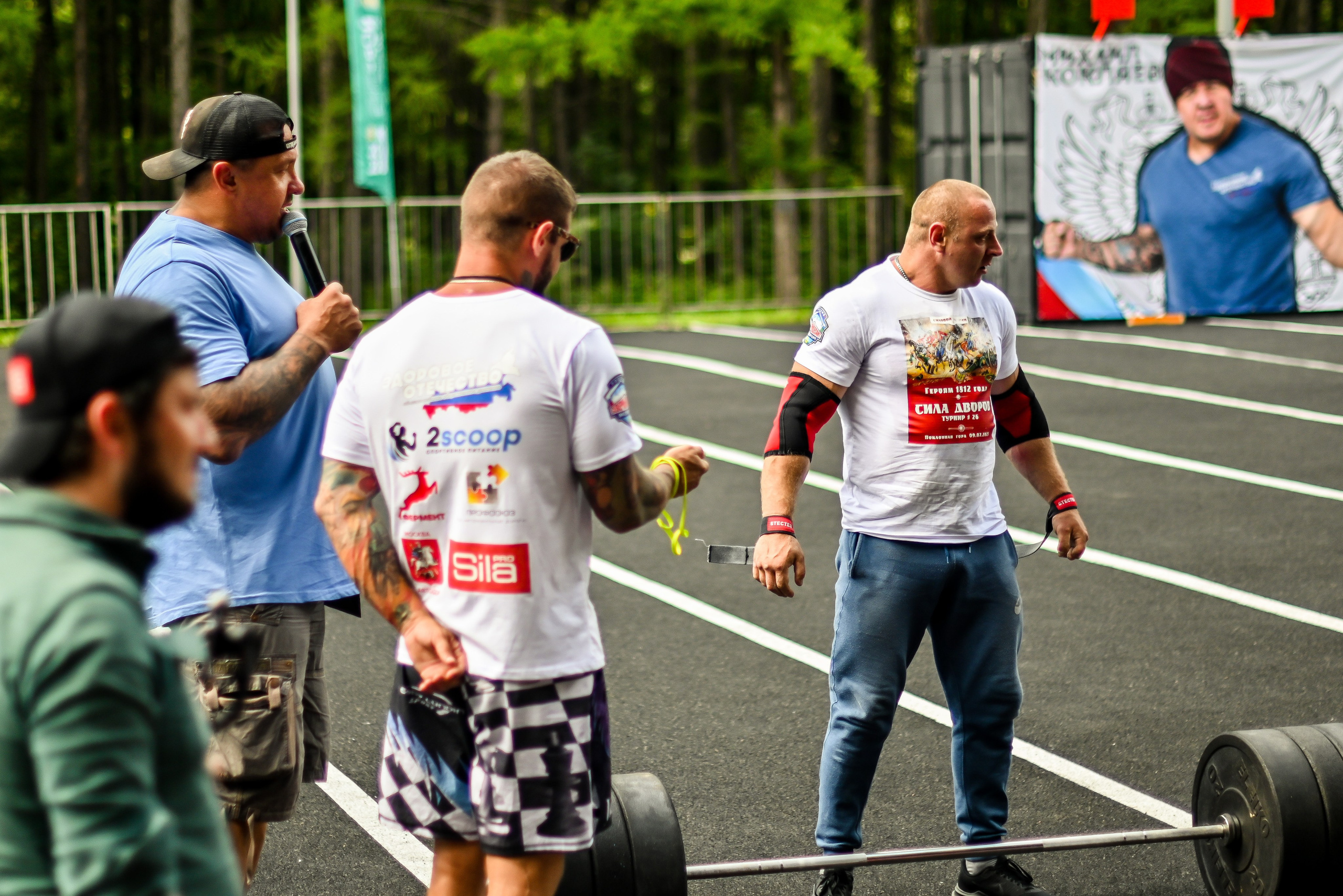 СТРОНГ. Фотограф для бизнесконтента, репортажей и семейного альбома в Москве