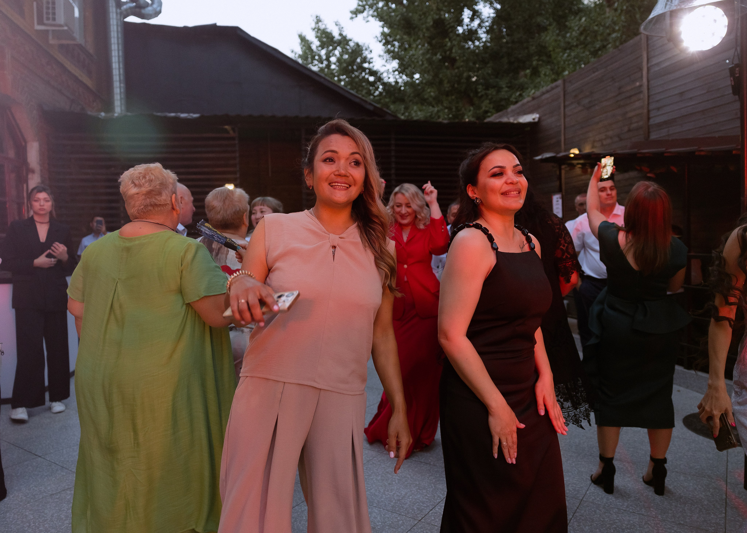 Дмитрий и Алита. Фотограф Эмиль Исякаев