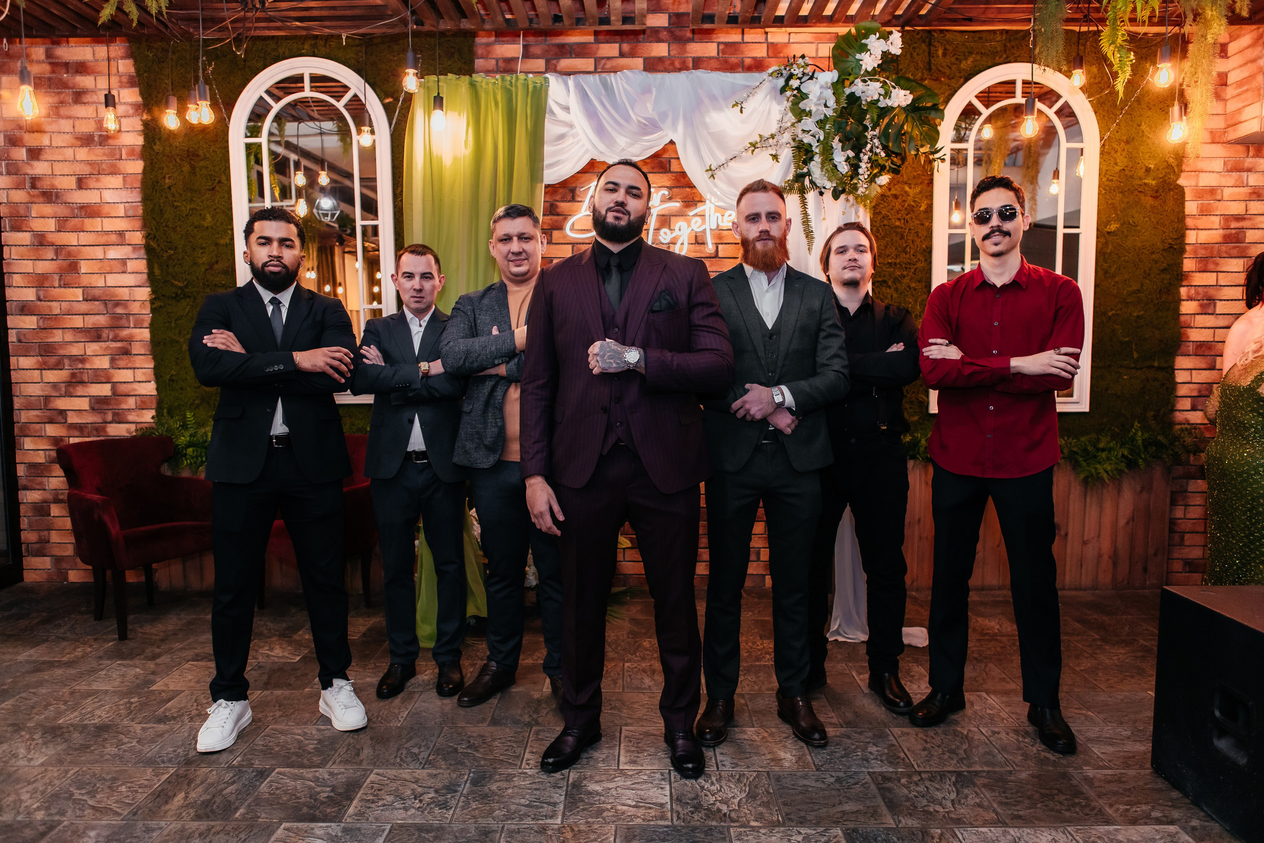 Фотосессия выездной регистрации в ресторане. Свадебный фотограф в Москве