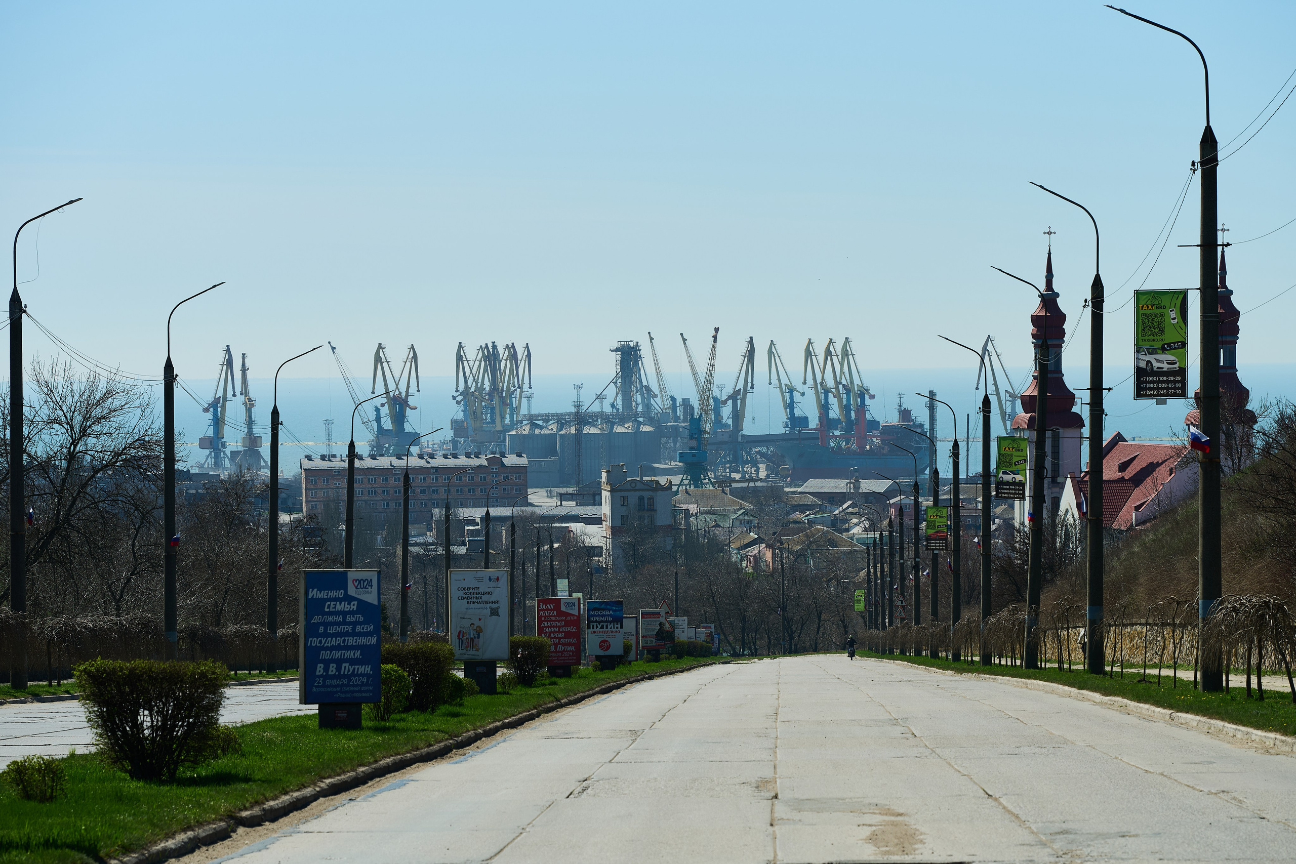 Бердянск. Апрель 2024. Фотограф Роман Адлер