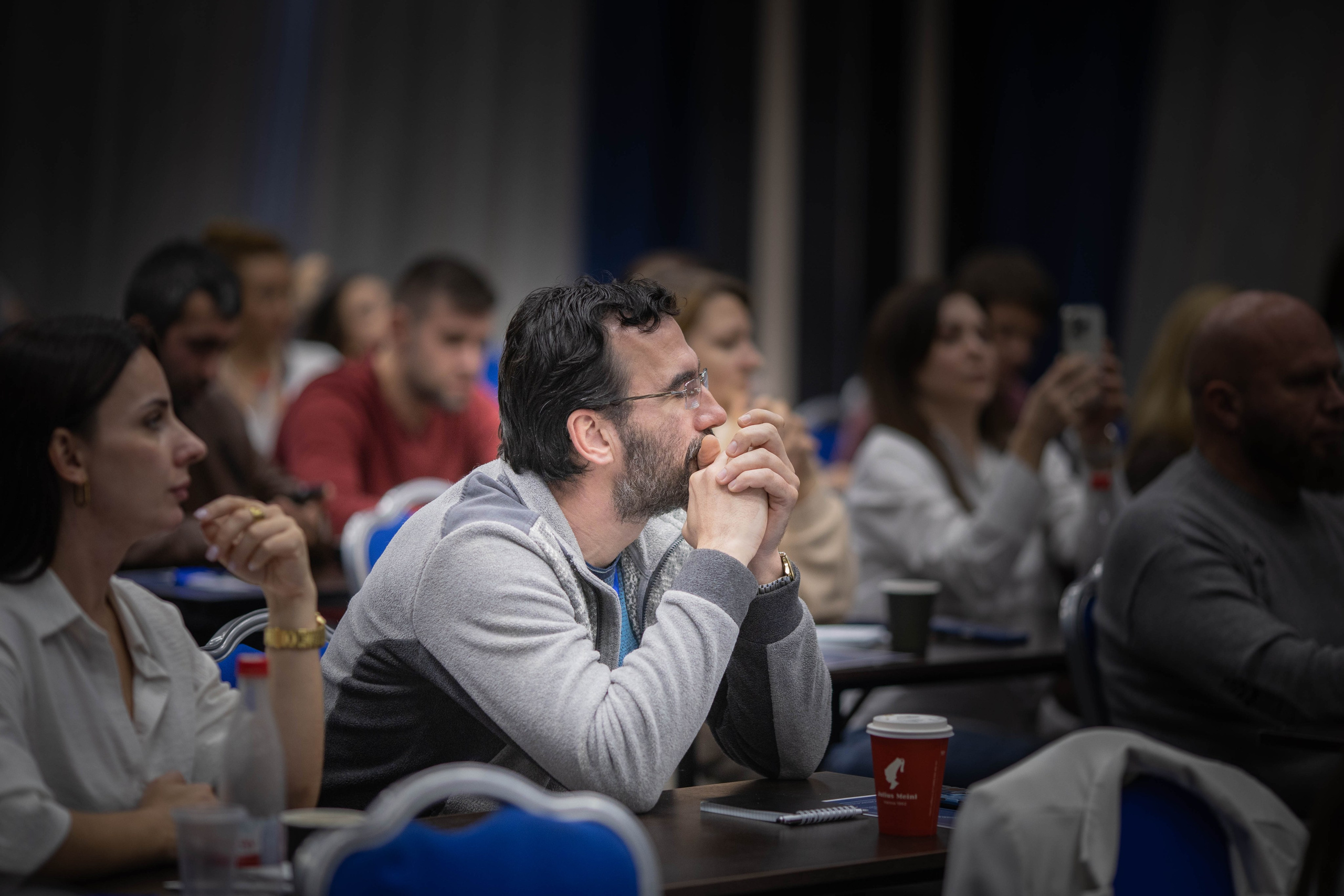 КОНФЕРЕНЦИЯ ПО ПОСУТОЧНОЙ АРЕНДЕ. Медиапродюсер, фотограф в Минеральных Водах —Виктор Холодов