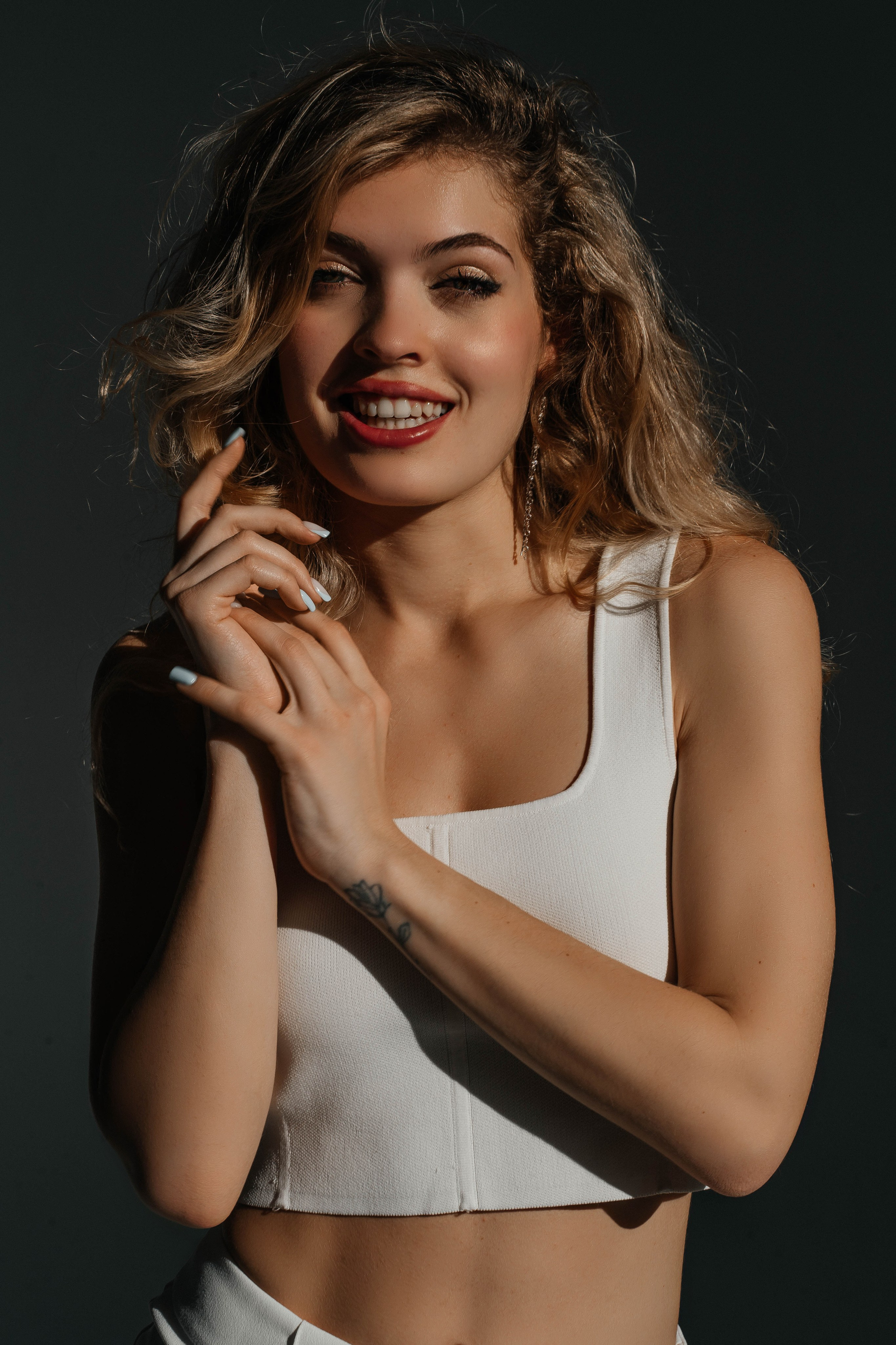 Съемки в интерьере студий. Виктория Алпеева — фотограф по любви