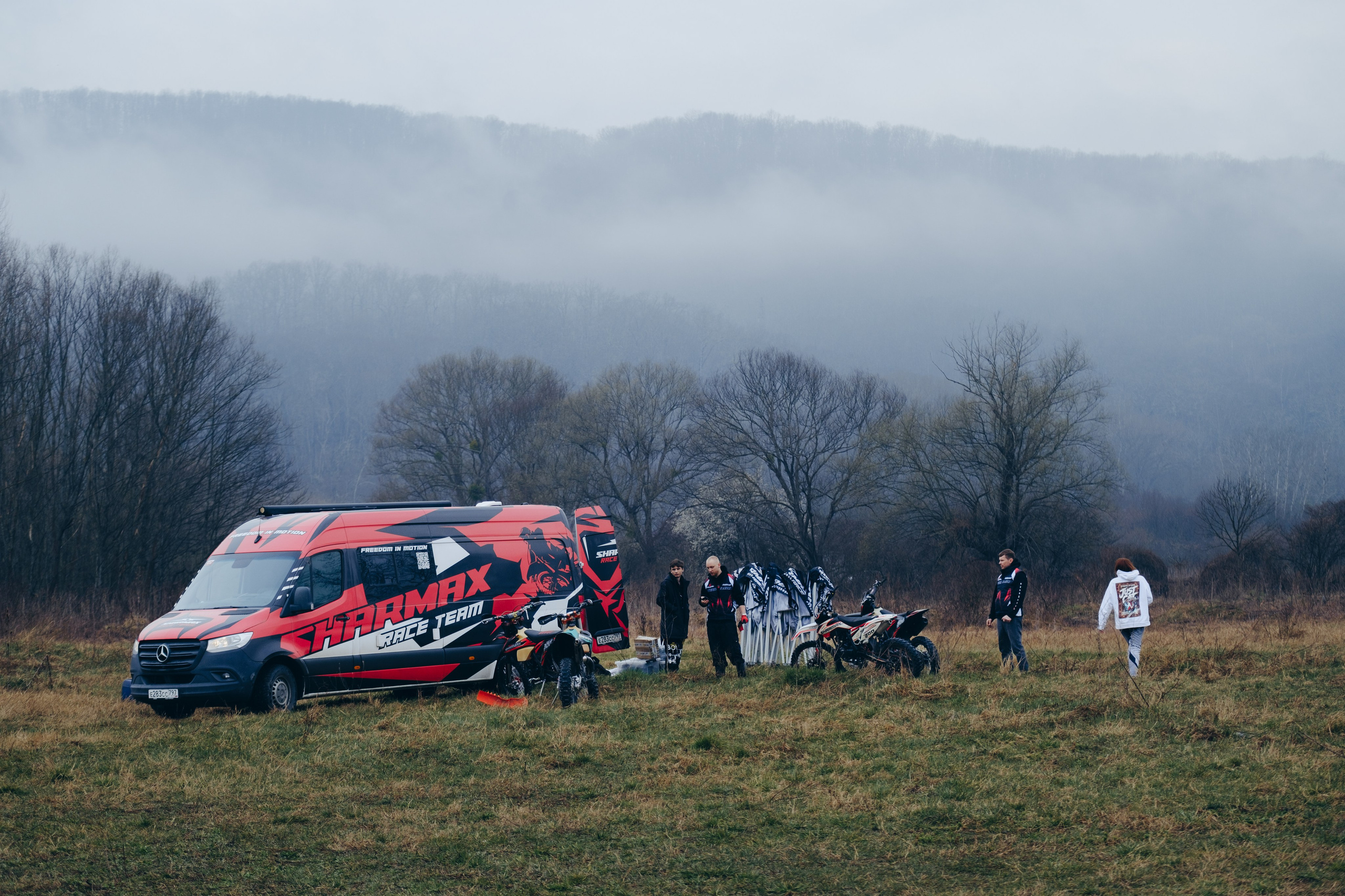 Съемка для Sharmax Moto в Горячем Ключе. Свадебный фотограф Денис Ожигин в Краснодаре и крае. Эмоциональная и стильная съемка вашего дня