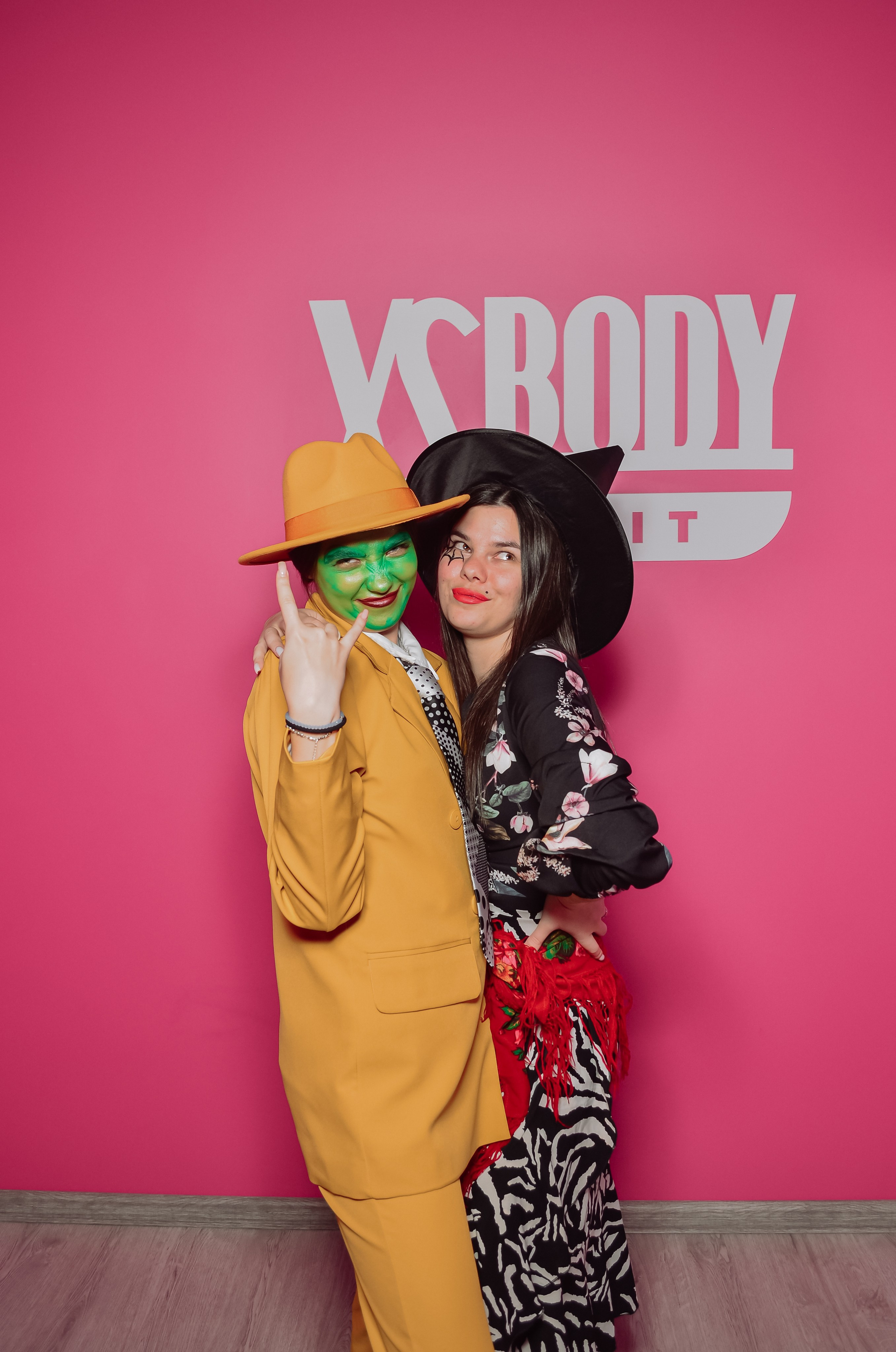 Фоторепортаж мероприятия в фитнес-клубе. Денисова Аля — фотограф для парных съемок и индивидуальных историй в Барнауле