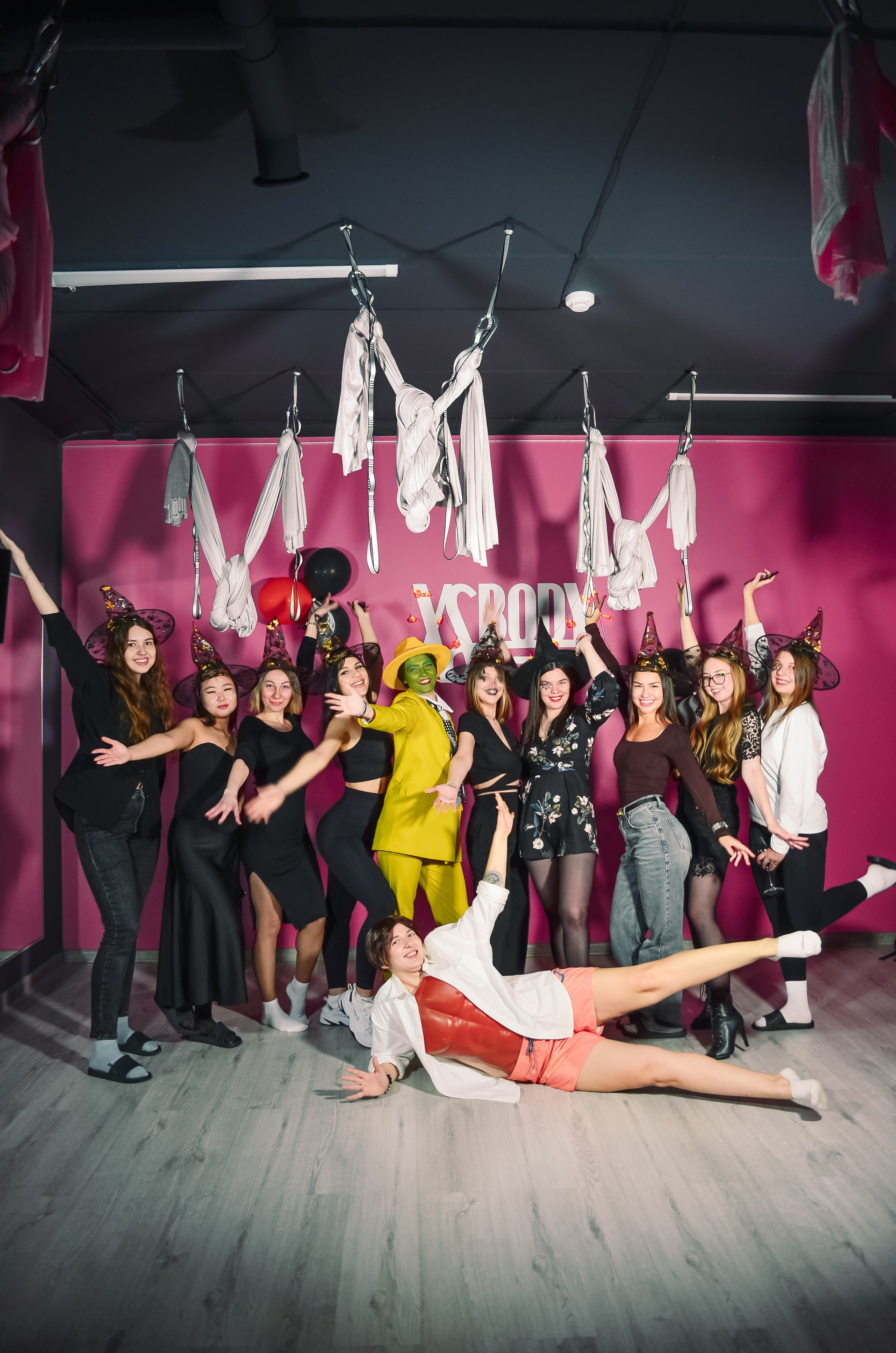 Фоторепортаж мероприятия в фитнес-клубе. Денисова Аля — фотограф для парных съемок и индивидуальных историй в Барнауле