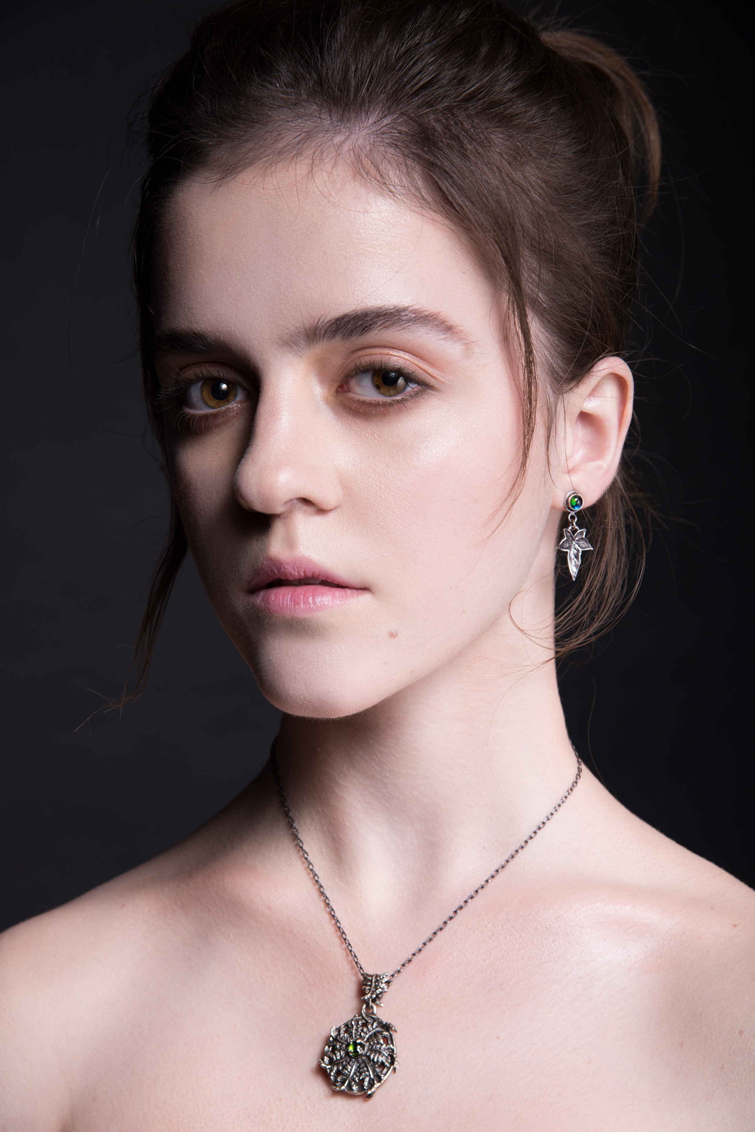 Для бренда украшений. Фотограф Юлия Зимина