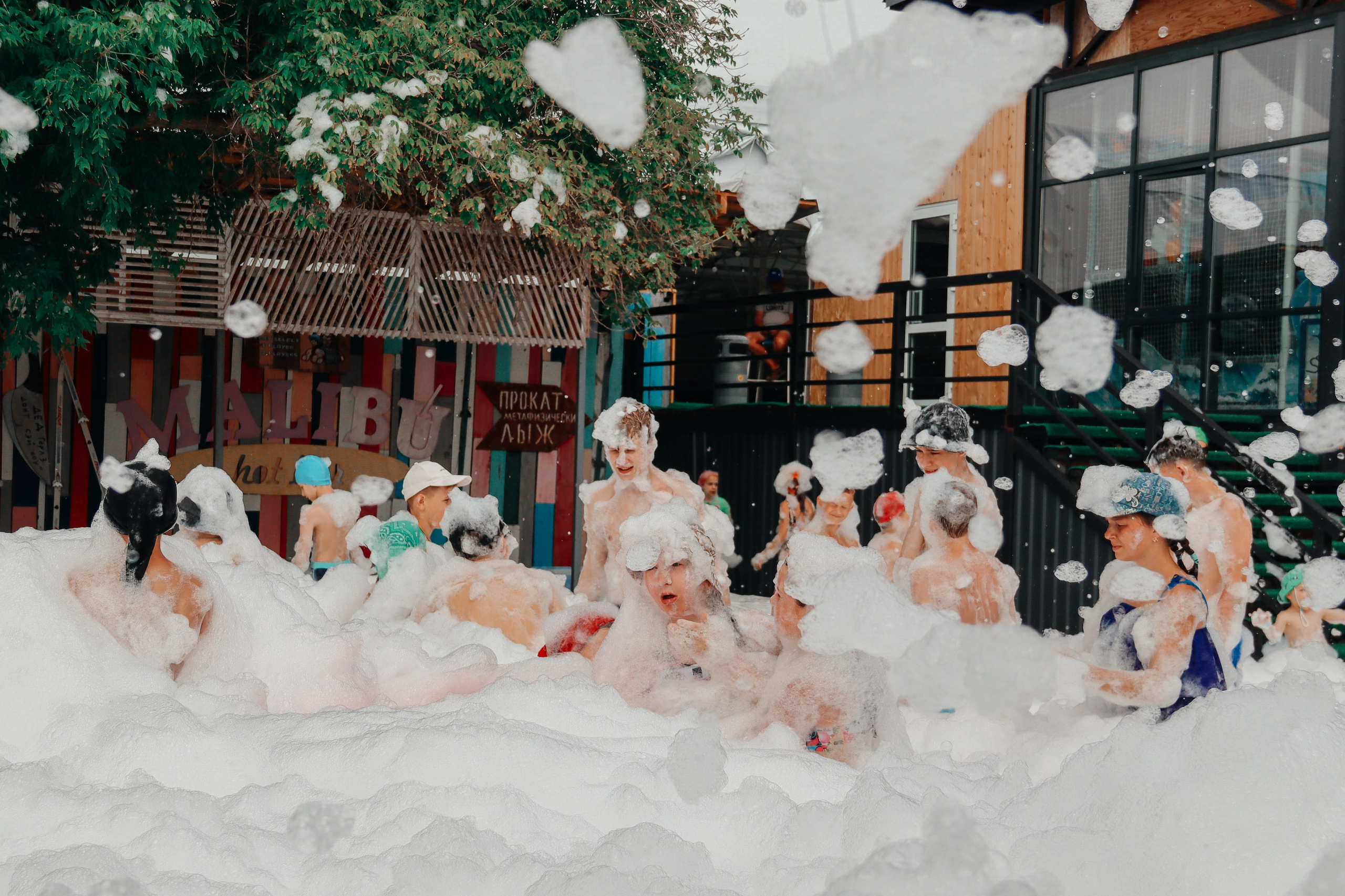02.07.2026/11:00/Пенная дискотека/Малибу. Семейный и детский фотограф в Славгороде Анастасия Винс