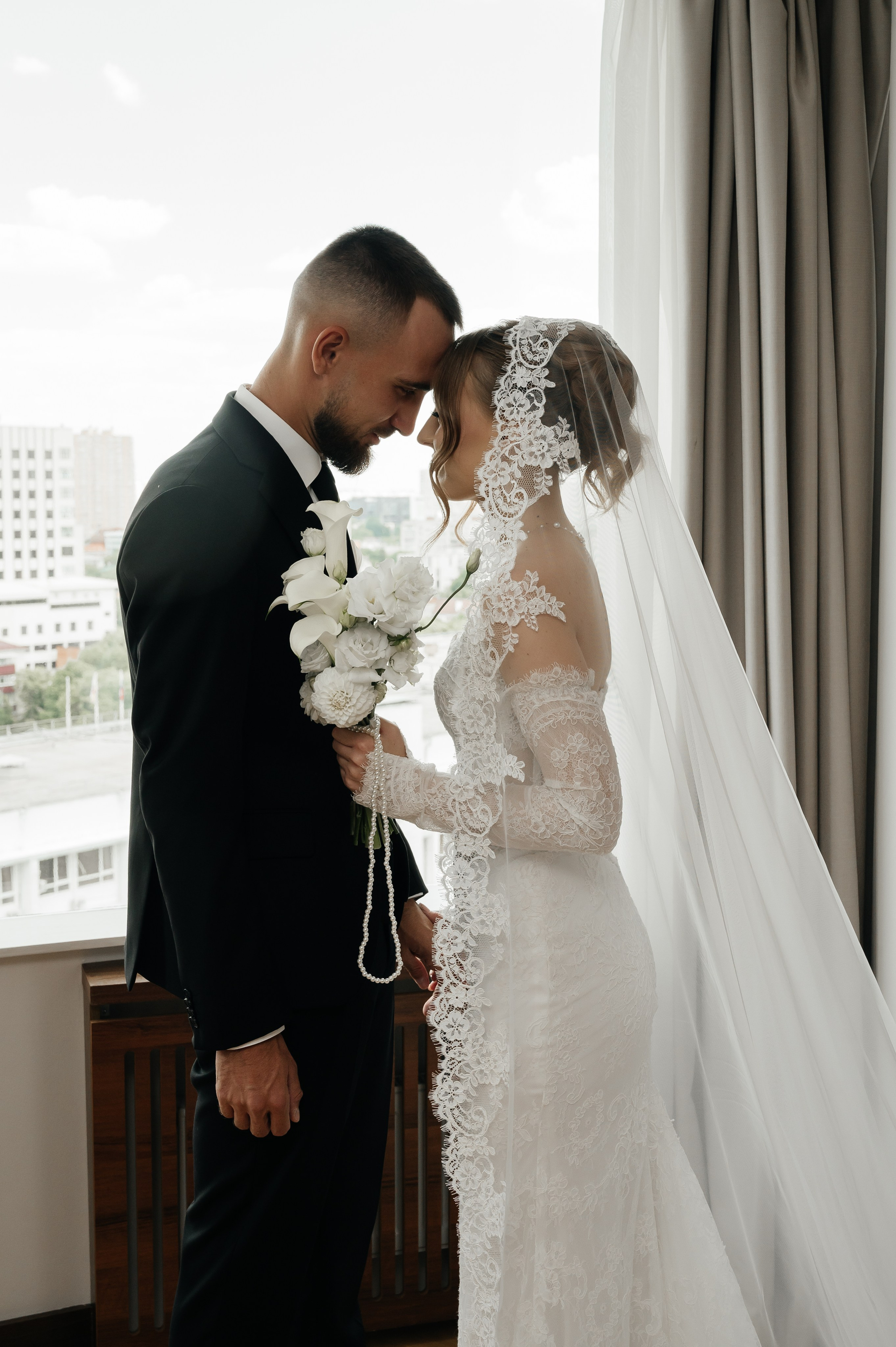 Свадьба (утро в отеле). Свадебный и семейный фотограф в Краснодаре Алина Мельник