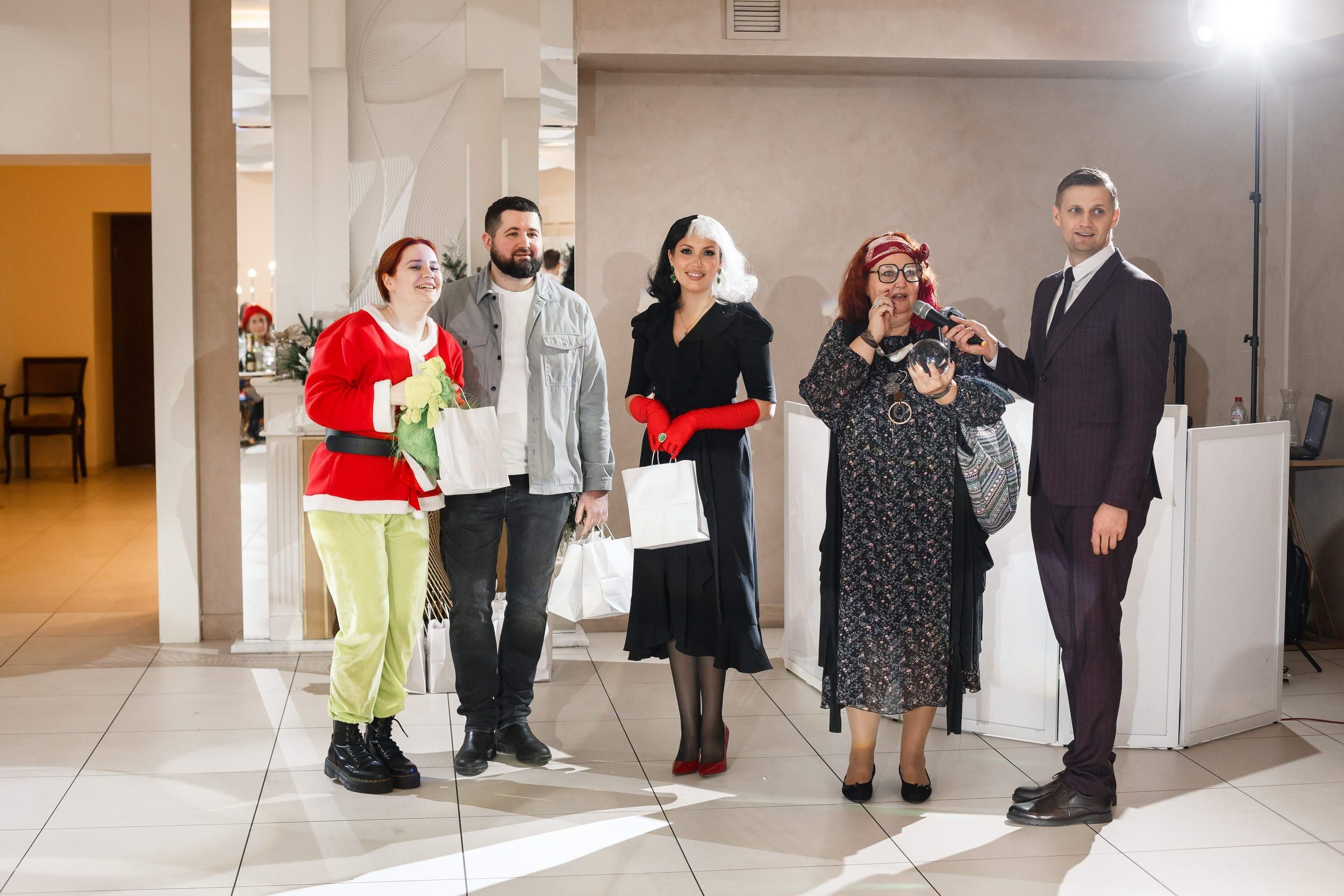 Новогодняя вечеринка сотрудников агенства недвижимости 8estate.ru. Свадебный фотограф Игорь Брундасов 8PHOTO на свадьбу венчание загс СПб