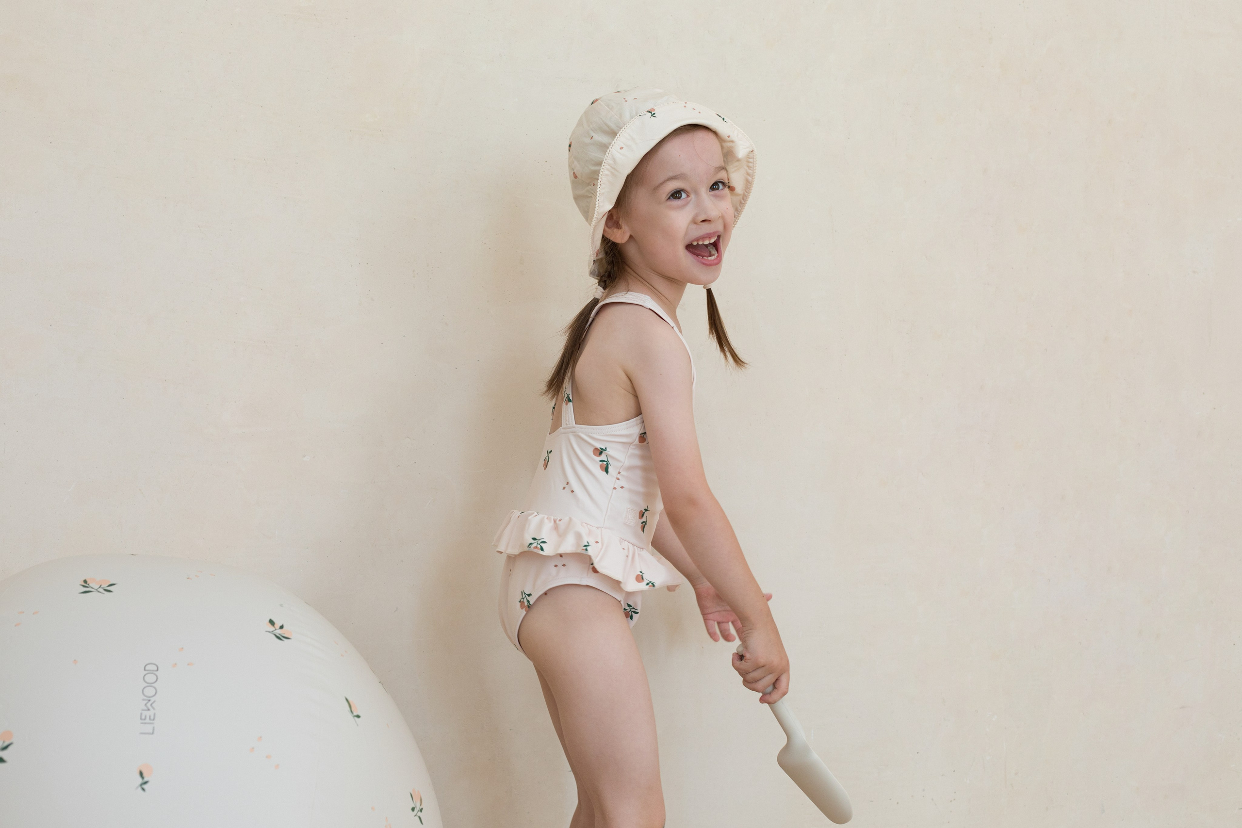 Фотосессия в песке для детского бренда. Детский и контент фотограф Надя Волкова Санкт-Петербург