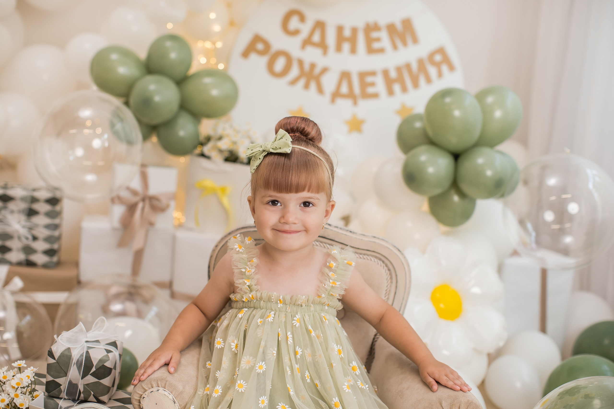Оформление от 1 года до 4 лет. (Цвет шаров на выбор). Детский семейный фотограф на первый годик город Новосибирск Дымова Светлана пакеты всё включено 1-3 года