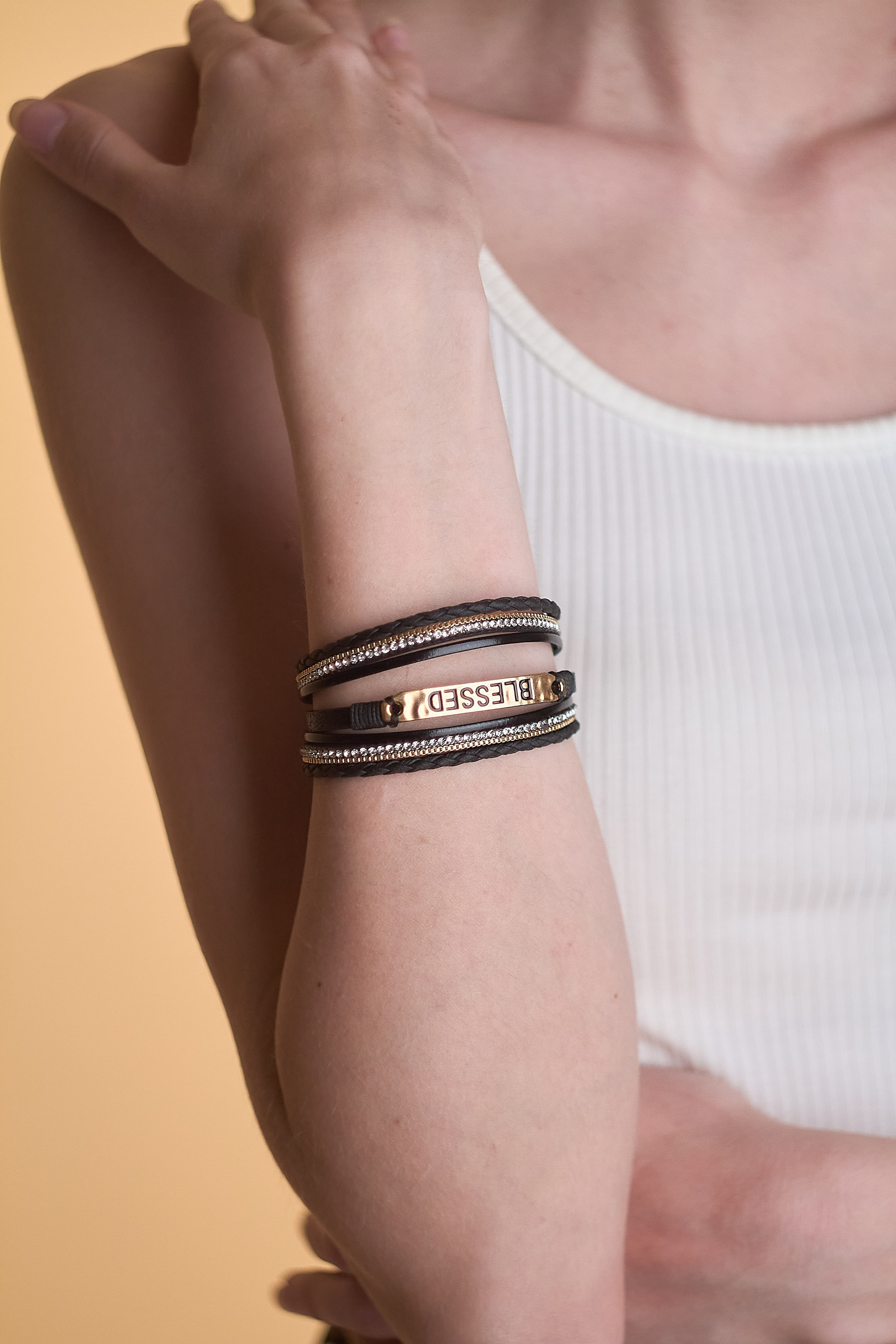 Браслеты WB. Фотограф Мероприятий Новосибирск