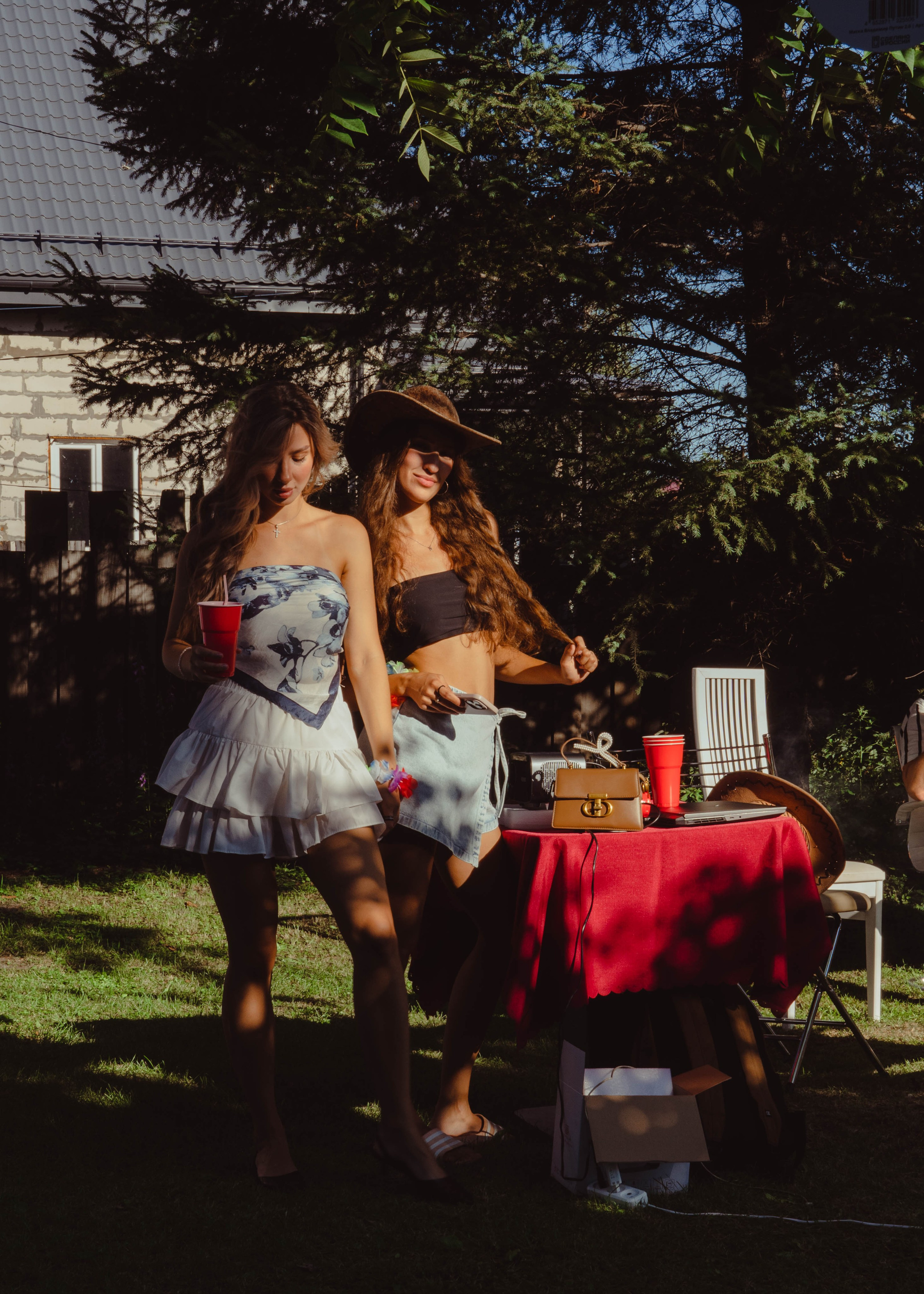 Гавайская вечеринка. Кир Анисин. Режиссер & фотограф