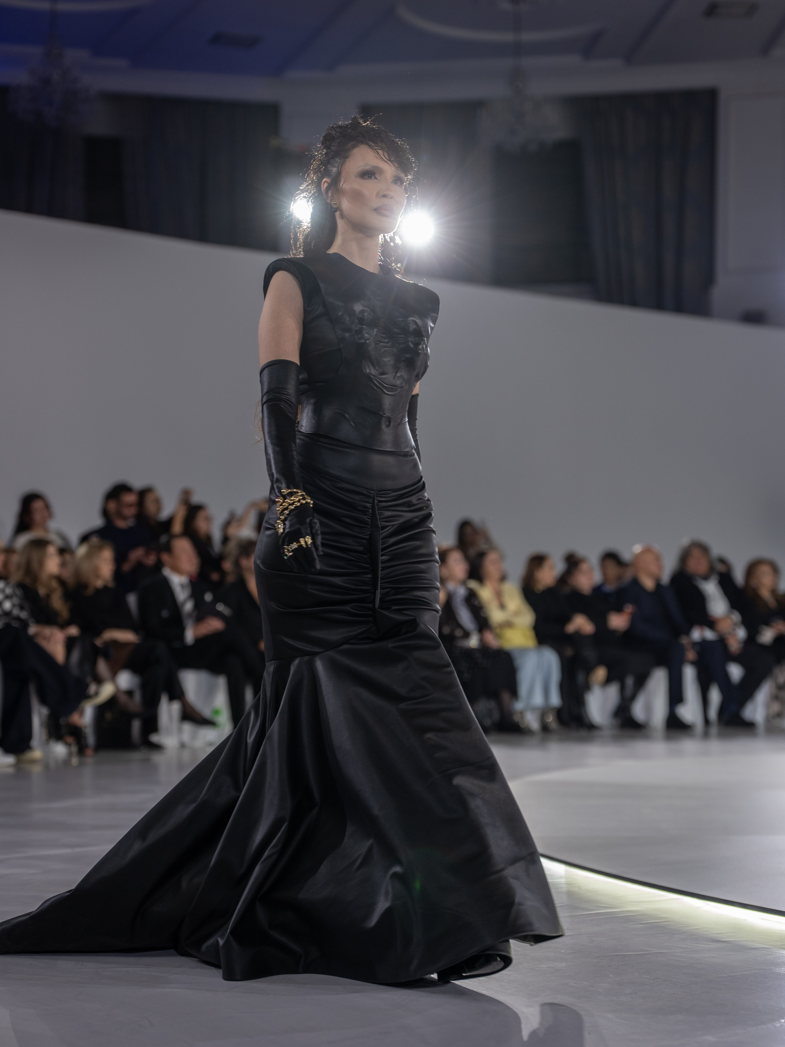 Дизайнер Arunaz. Сайт Алматинского НЮ АРТ, будуар и фэшн фотографа Дениса Карпенко