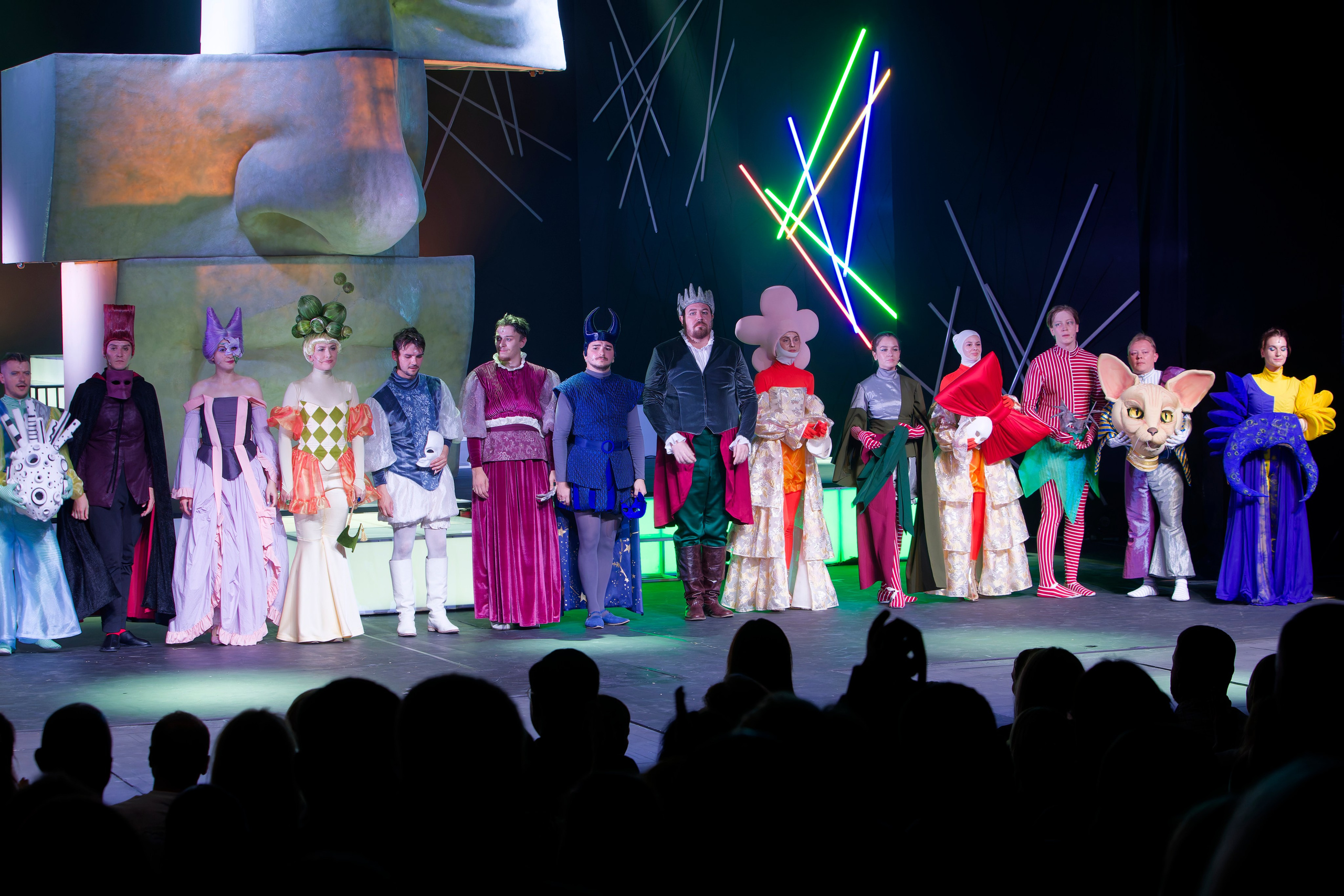 Спектакль «Любовь к трем апельсинам». Кутузов Евгений Фотограф в Южно-Сахалинске