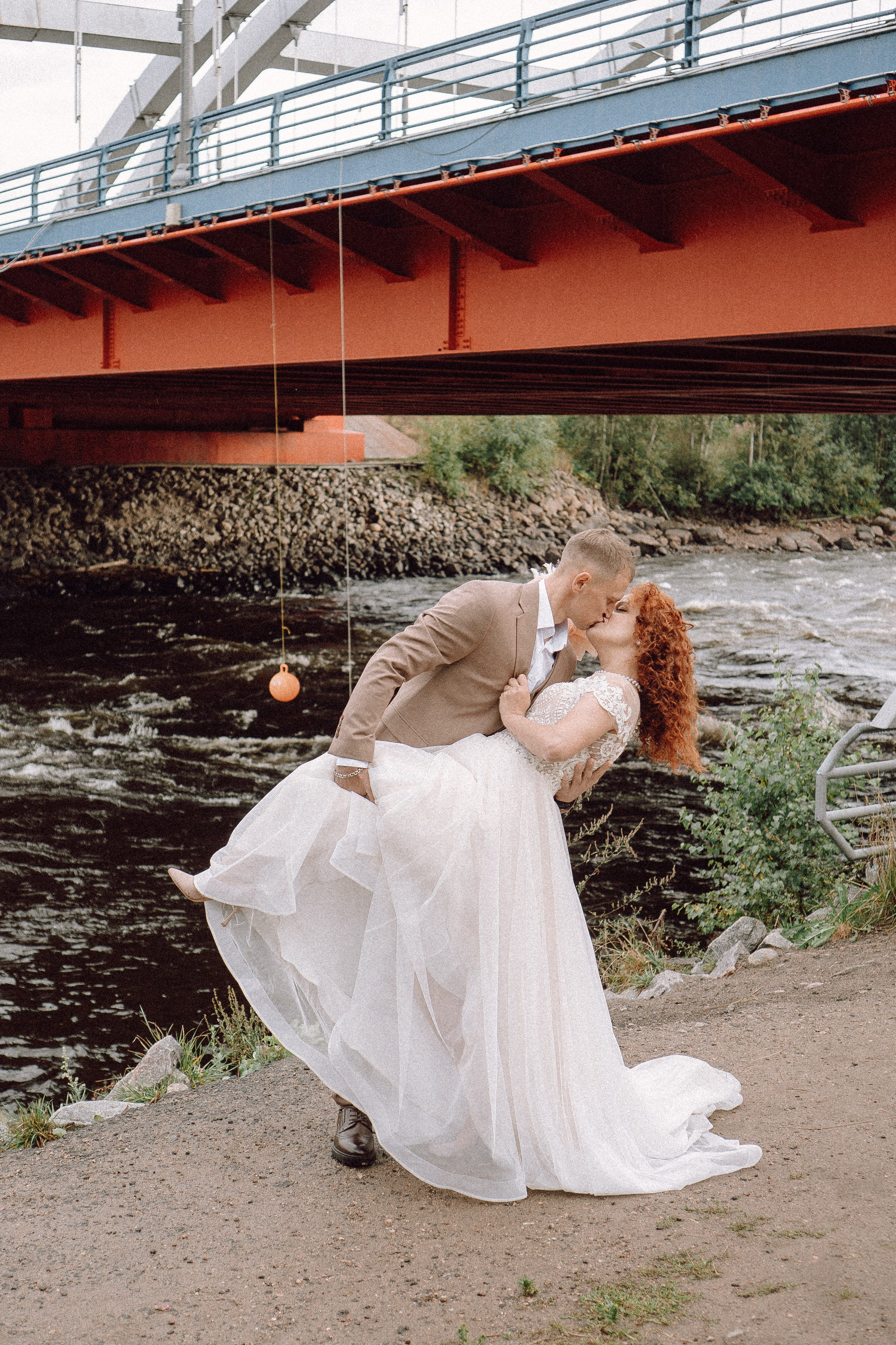 СВАДЕБНАЯ ФОТОСЕССИИЯ ПАРЫ В ГОРОДЕ ПРИОЗЕРСК В СОСНОВОМ ЛЕСУ И С ПИКАПОМ. Профессиональный фотограф, Санкт-Петербург — Виктория Богомолова