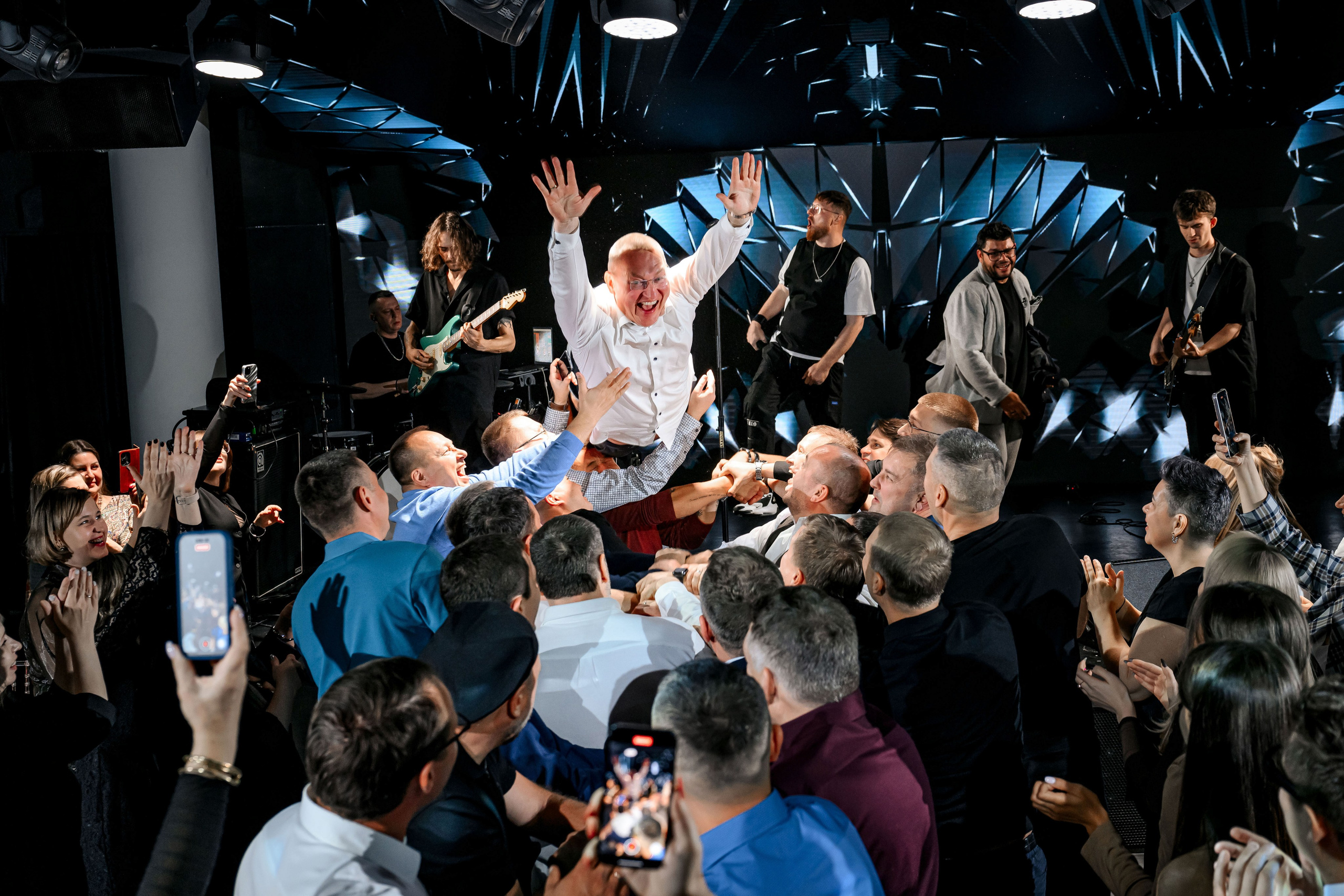 Happy Birthday. Максим Комаров — Профессиональный фотограф