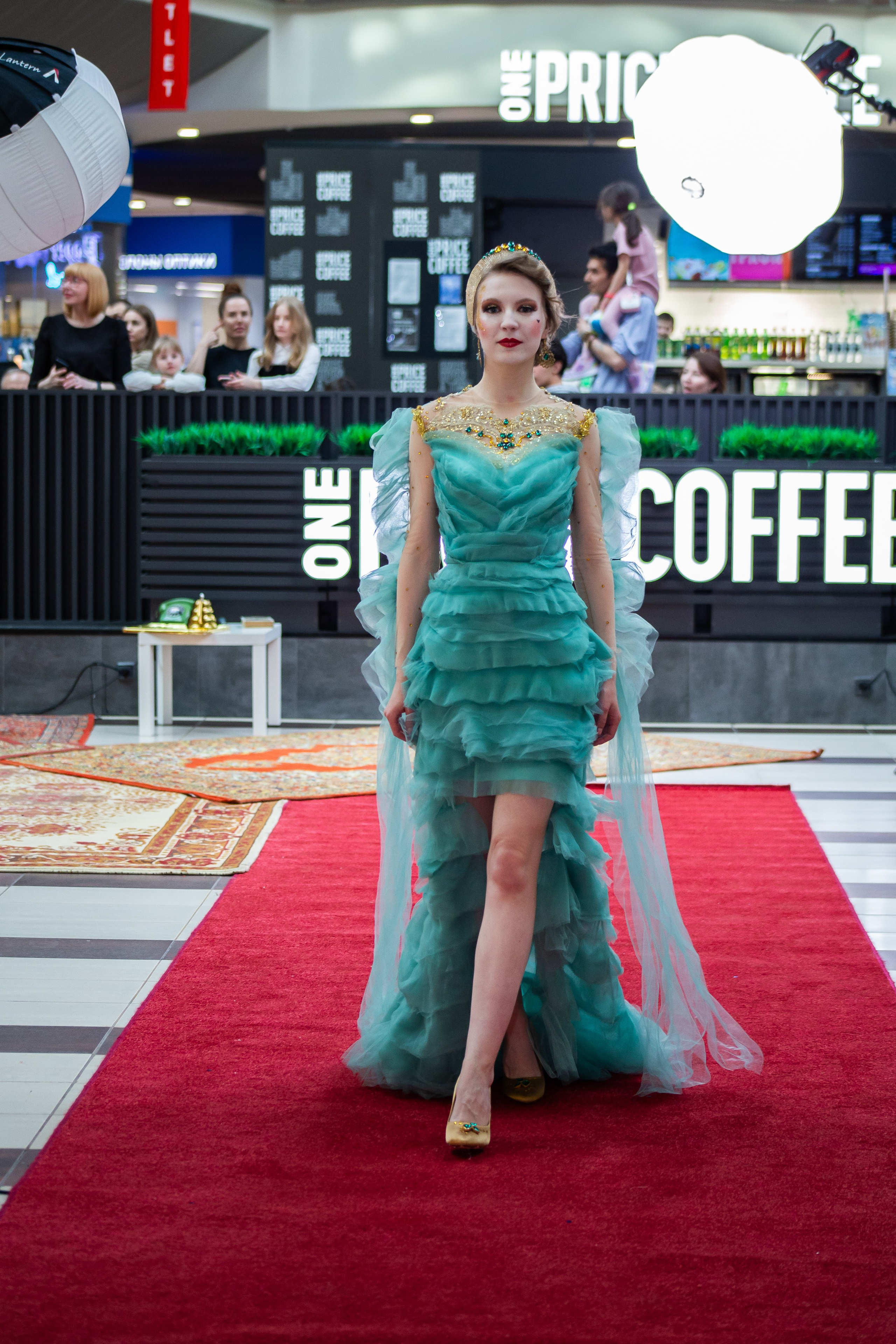 Дефиле. Художественный и репортажный фотограф в Санкт-Петербурге Виктория Никитина