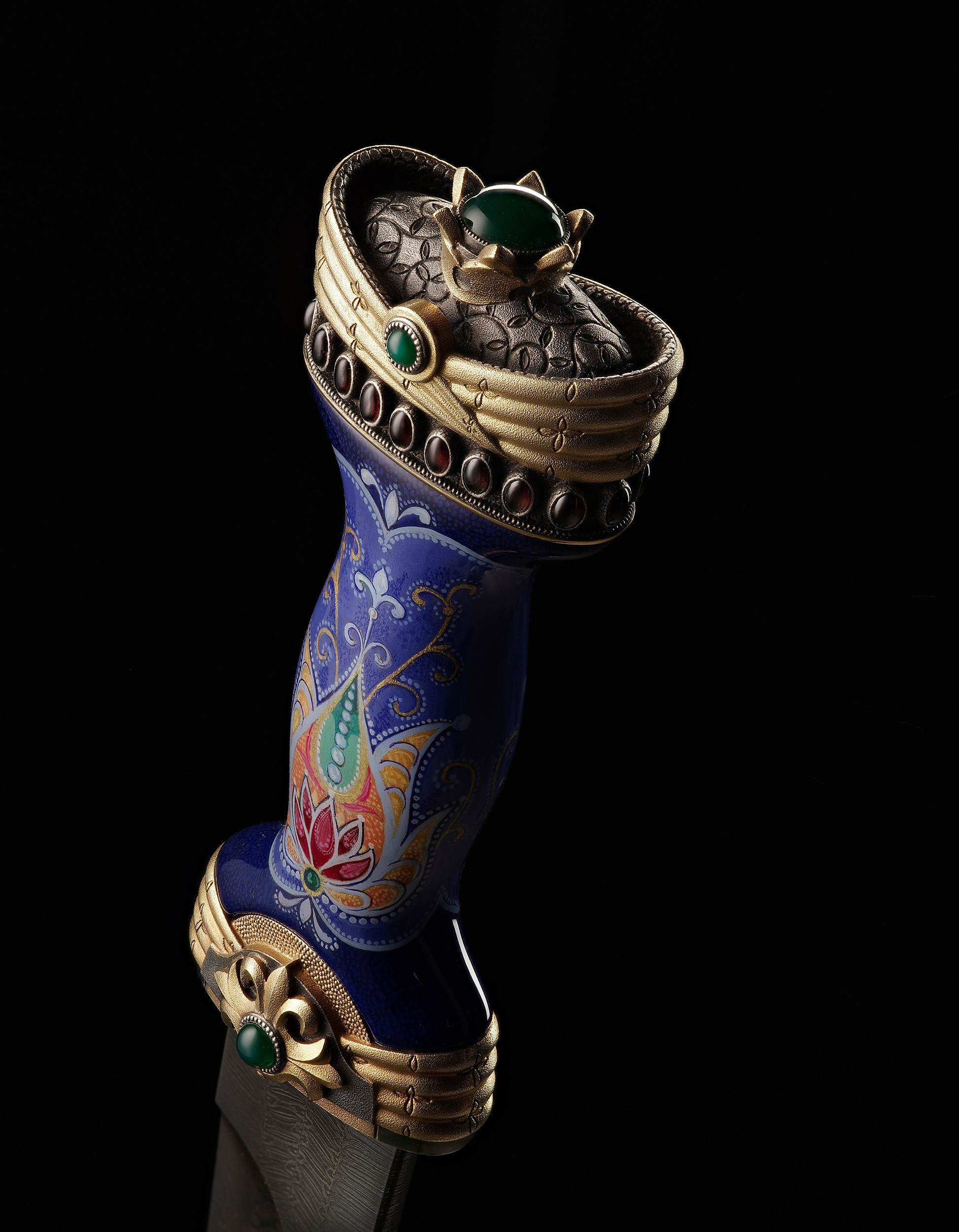 Оружие и ножи. Предметная фотосъемка антиквариата, ювелирных украшений, камнерезных изделий, картин, предметов искусства и коллекционных предметов