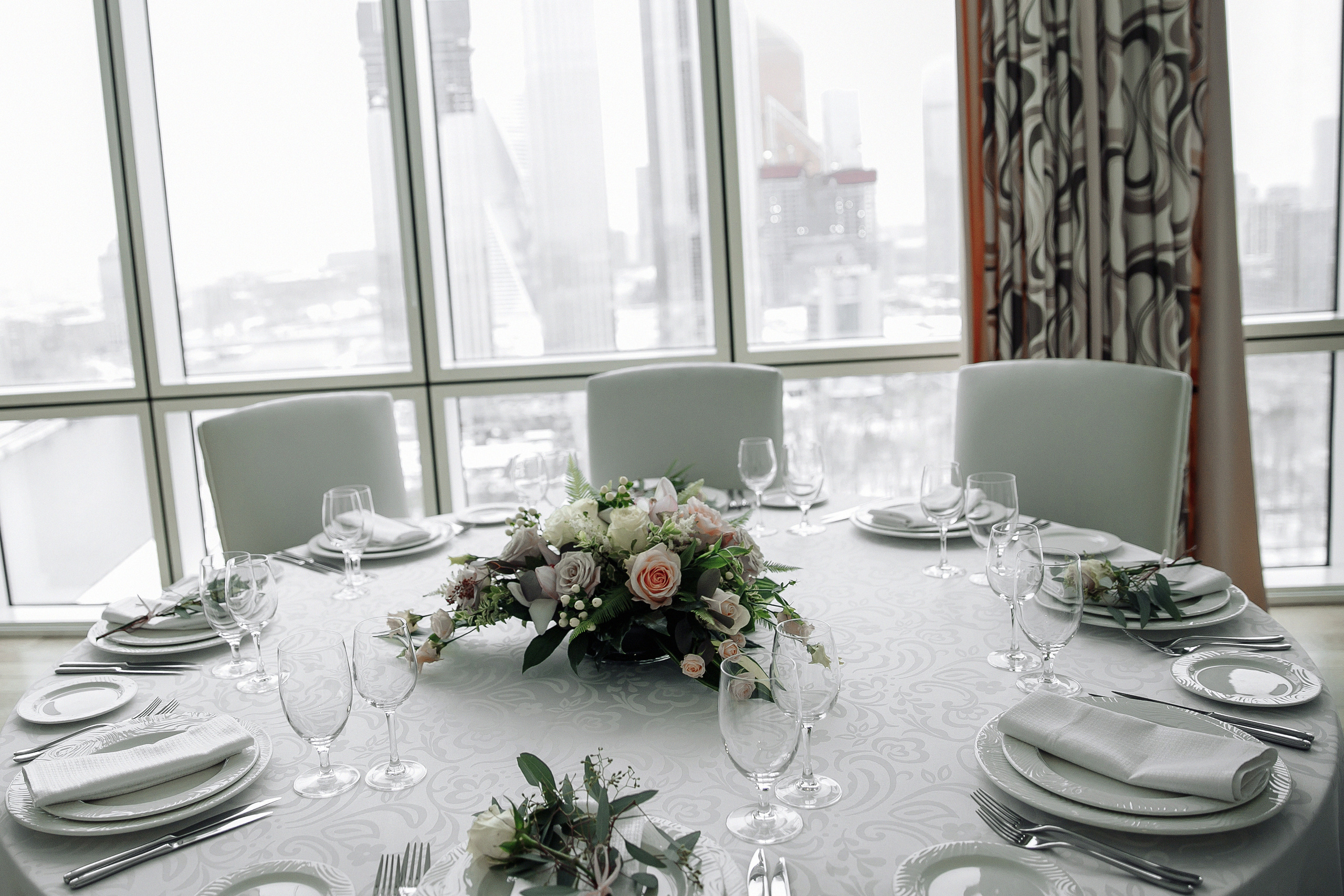 АРХИВ Олеся и Сергей в отеле Кроун ПЛАЗА. Свадебный фотограф Москва