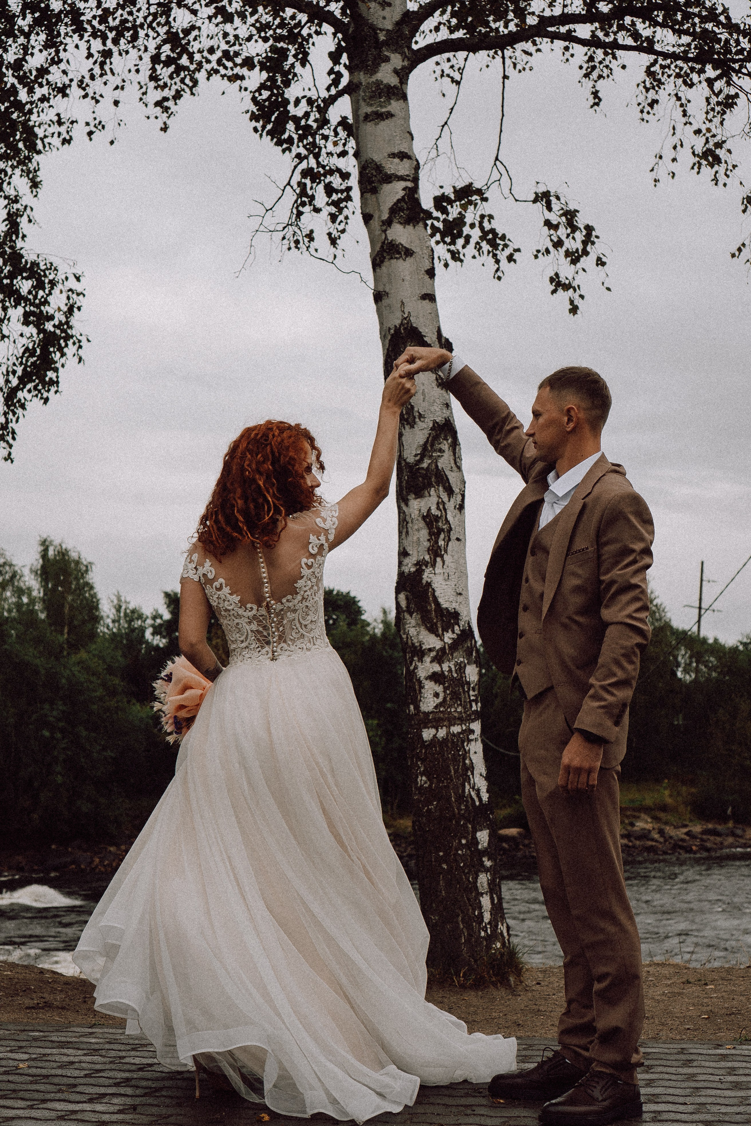 СВАДЕБНАЯ ФОТОСЕССИИЯ ПАРЫ В ГОРОДЕ ПРИОЗЕРСК В СОСНОВОМ ЛЕСУ И С ПИКАПОМ. Профессиональный фотограф, Санкт-Петербург — Виктория Богомолова