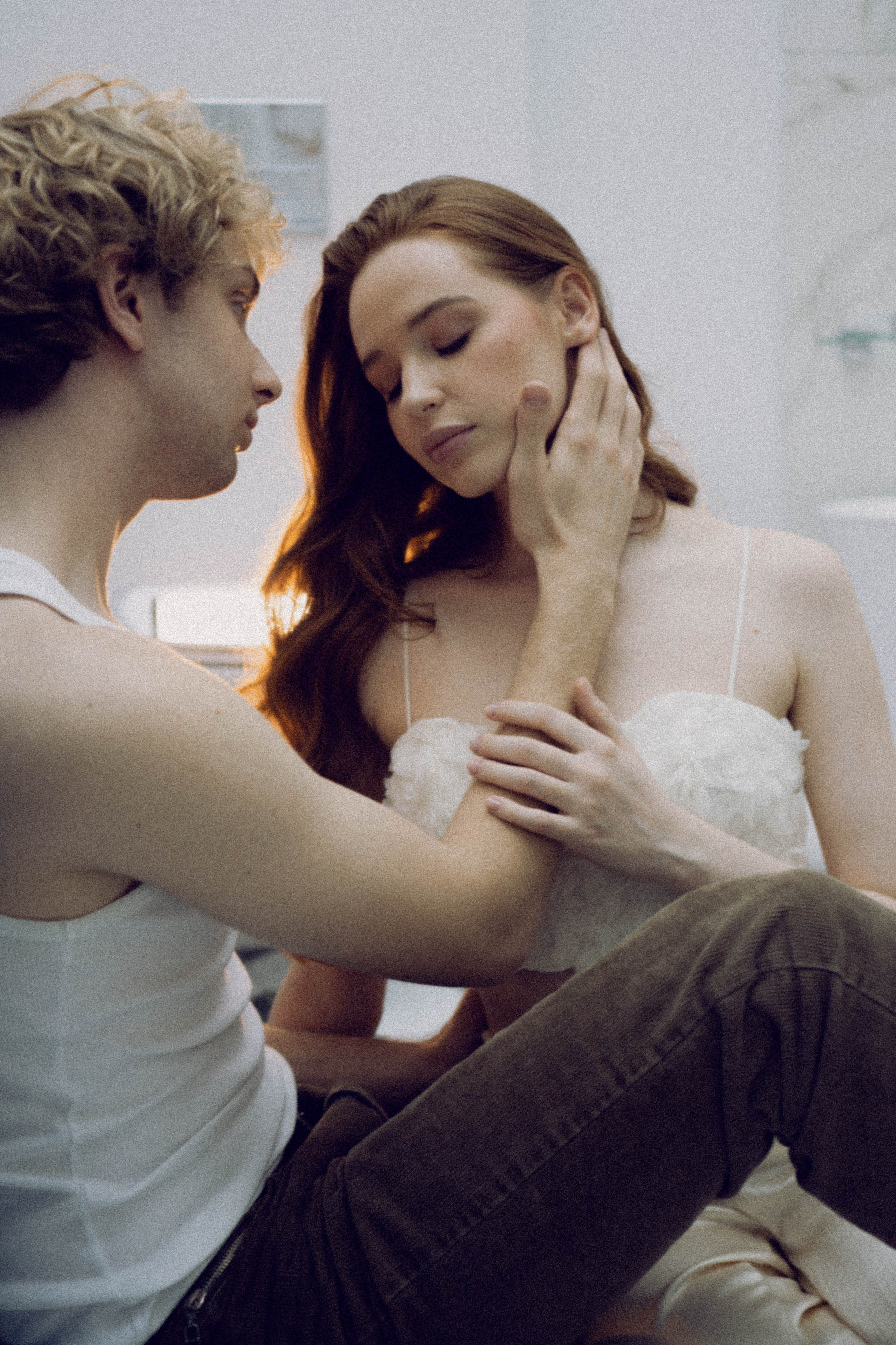 СВАДЕБНАЯ СЬЕМКА В ОТЕЛЕ. СБОРЫ ЖЕНИХА И НЕВЕСТЫ И ТАКЖЕ ТОР И ПОДГОТОВКА К ПРОГУЛКЕ. Профессиональный фотограф, Санкт-Петербург — Виктория Богомолова