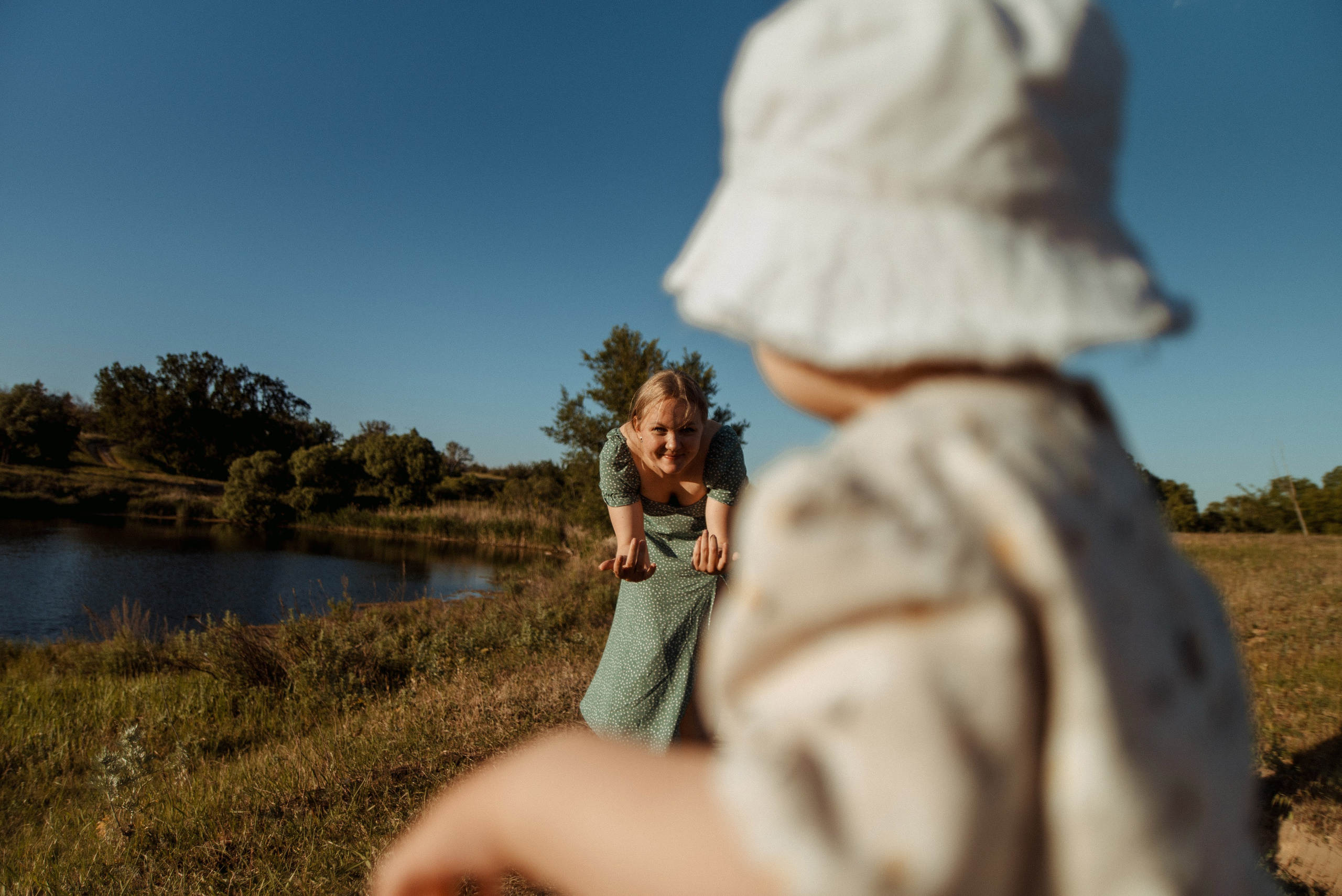 Трое в поле, не считая собаки. Семейный документальный фотограф в Волгограде Мариэта Додина