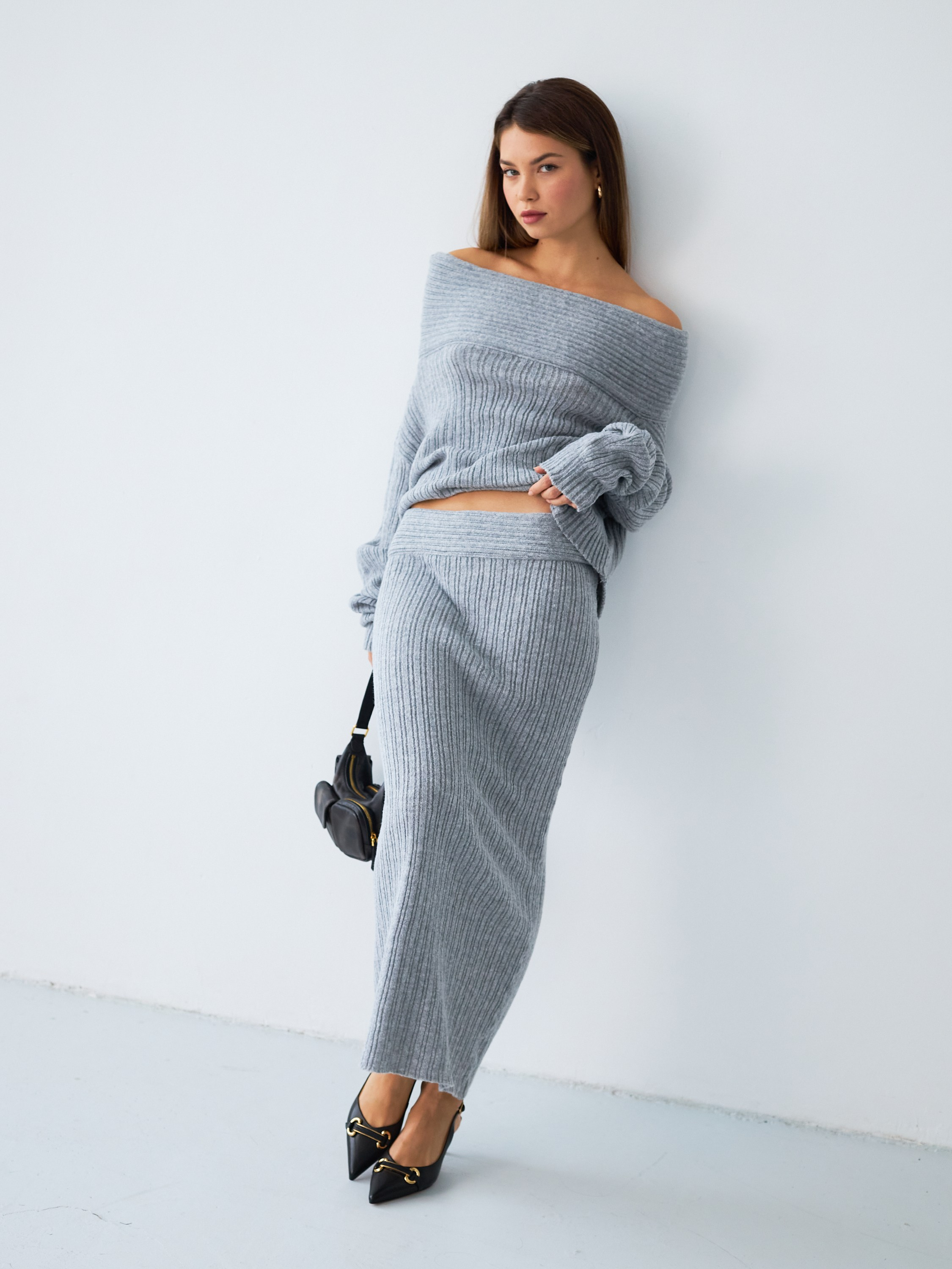 Фотосъемка теплых платьев Екатеринбург Wildberries ВБ Ozon Озон фотосессия одежды Екб заказать цена фотосъемка товара WB трикотаж карточки. Фотограф Екатеринбург Анастасия Жерновская | Маркетплейсы и нейрофото