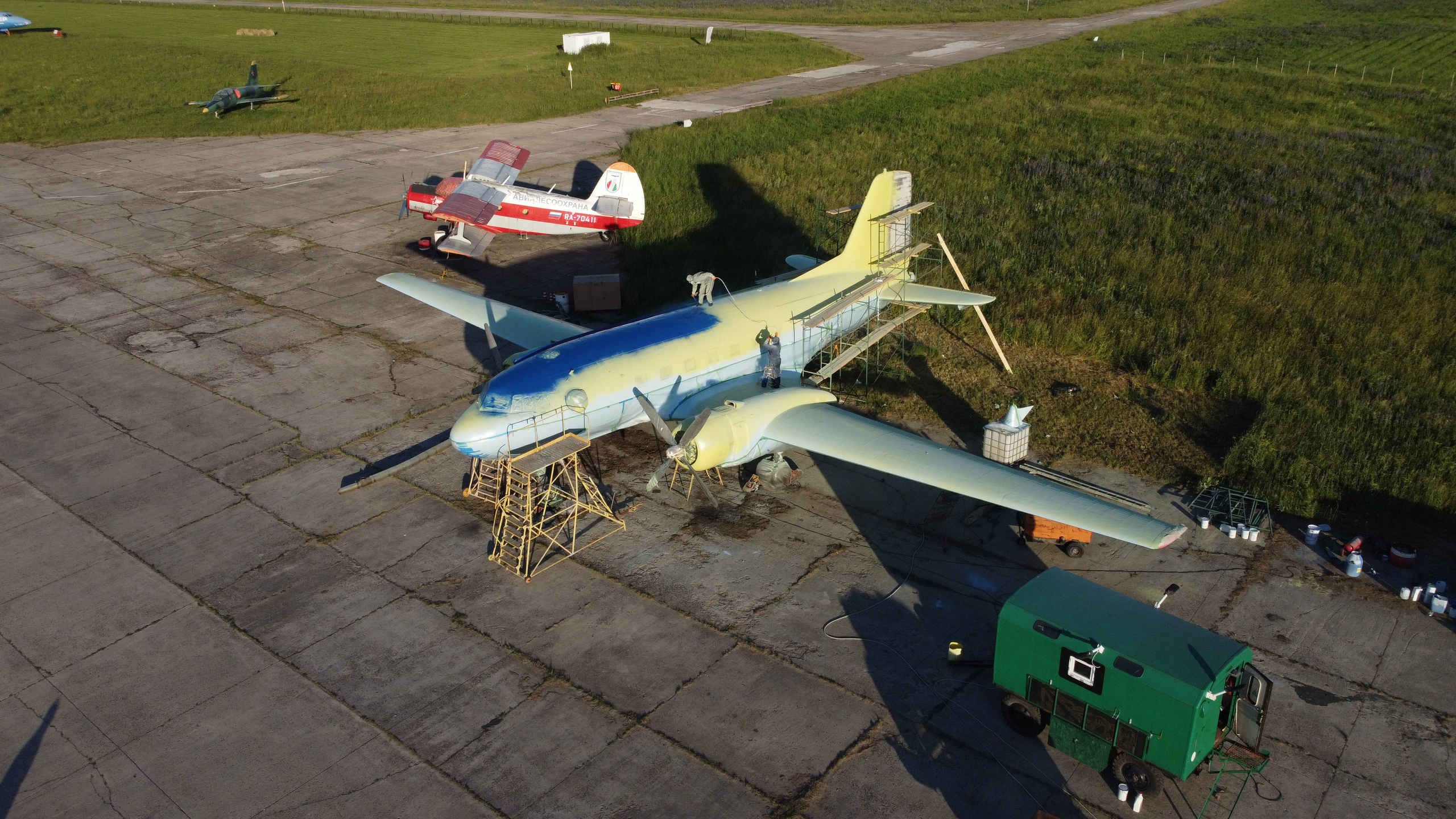 Ил-14Т «Голубая Мечта» — покраска (2022г). Фотоальбом показывающий увлекательный мир авиации и мир медведей Андрея Иванова