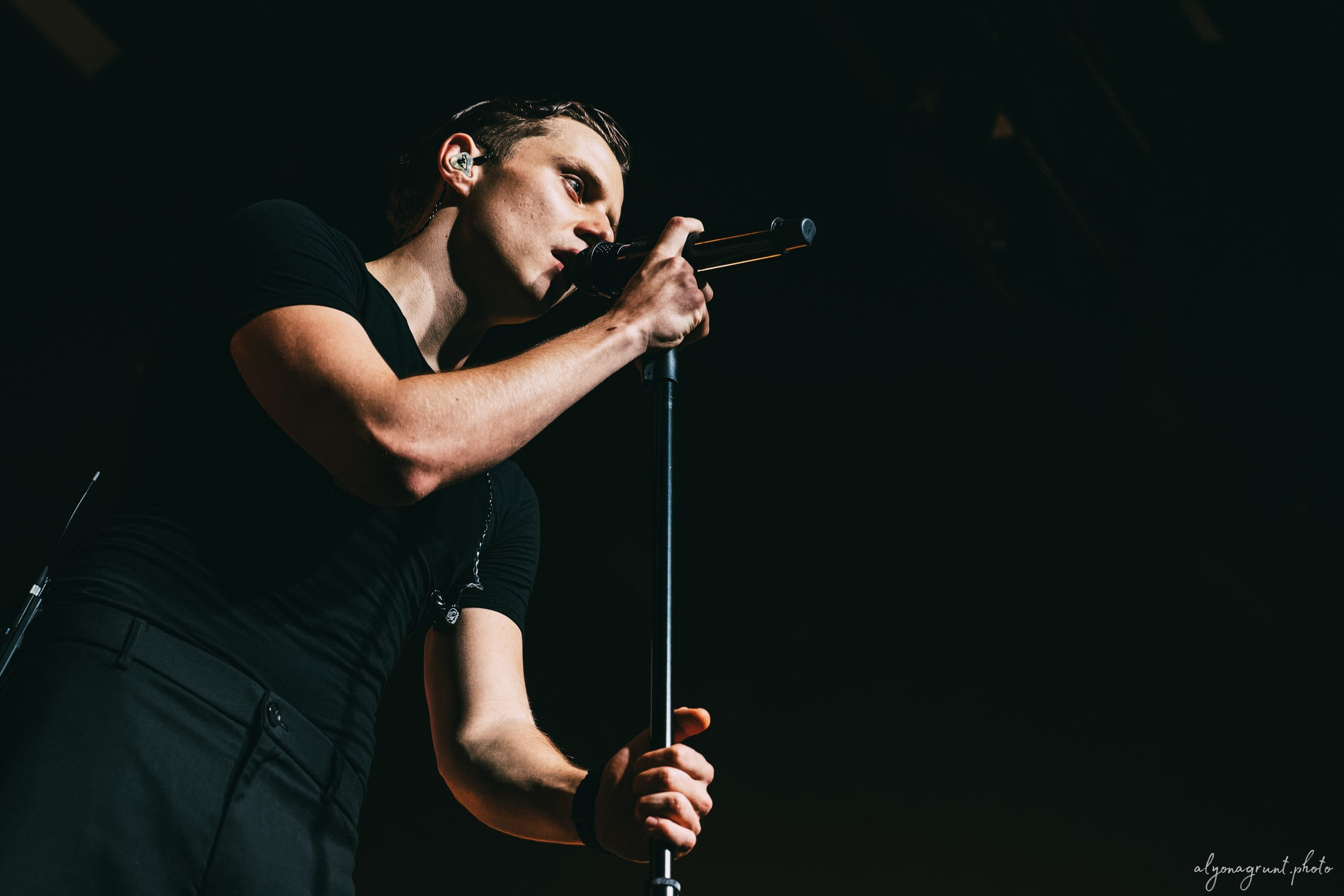 Ваня Дмитриенко, фоторепортаж СПб, A2, 23.10.2025. Алена Адрианова: фотограф в Санкт-Петербурге