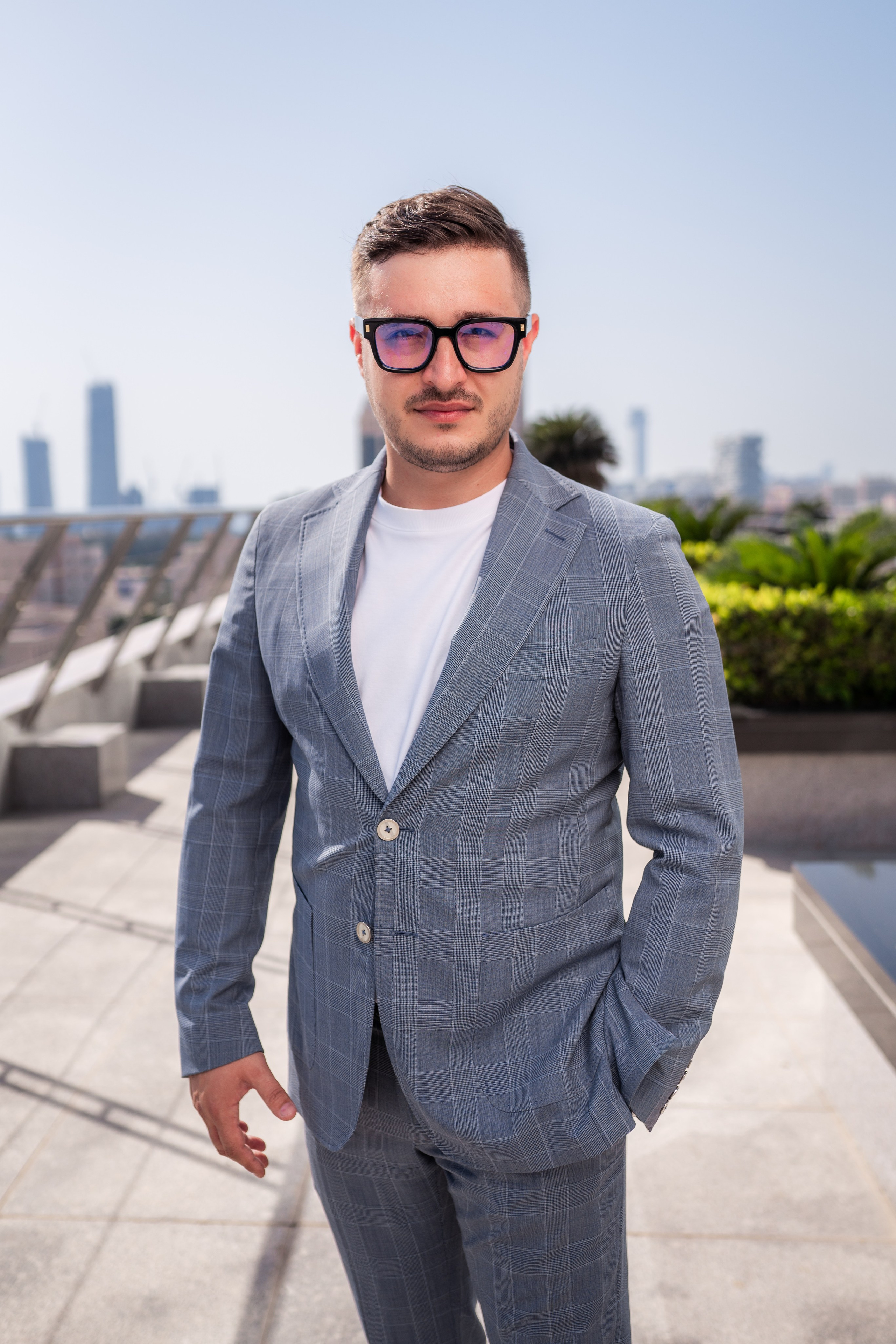 Advertising photographer in Dubai — Maxim Mitrofanov