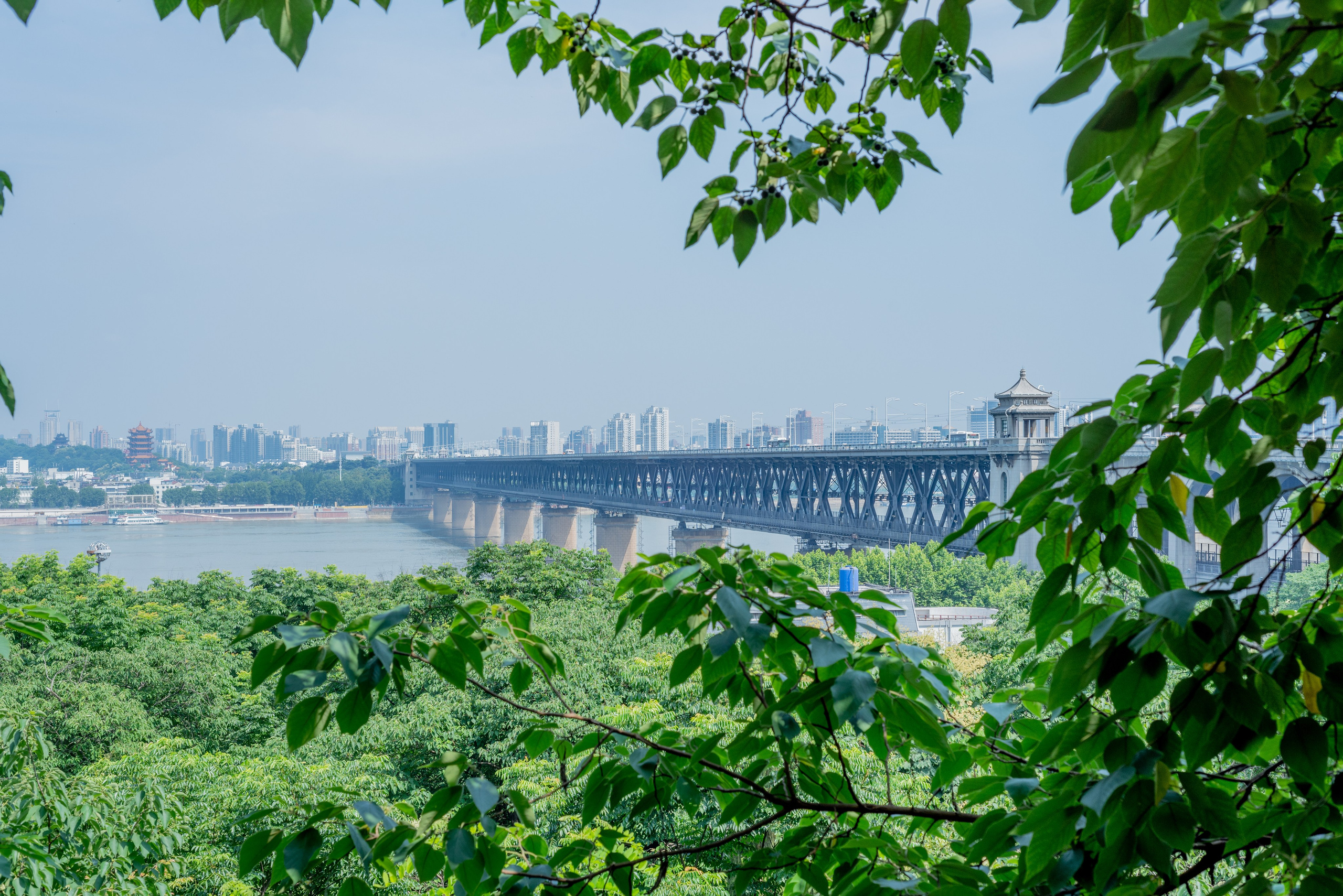 Рекламный фотограф из Гуанчжоу: путешествие по Уханю через объектив камеры. Коммерческий и предметный фотограф в Гуанчжоу Коваленко Александр