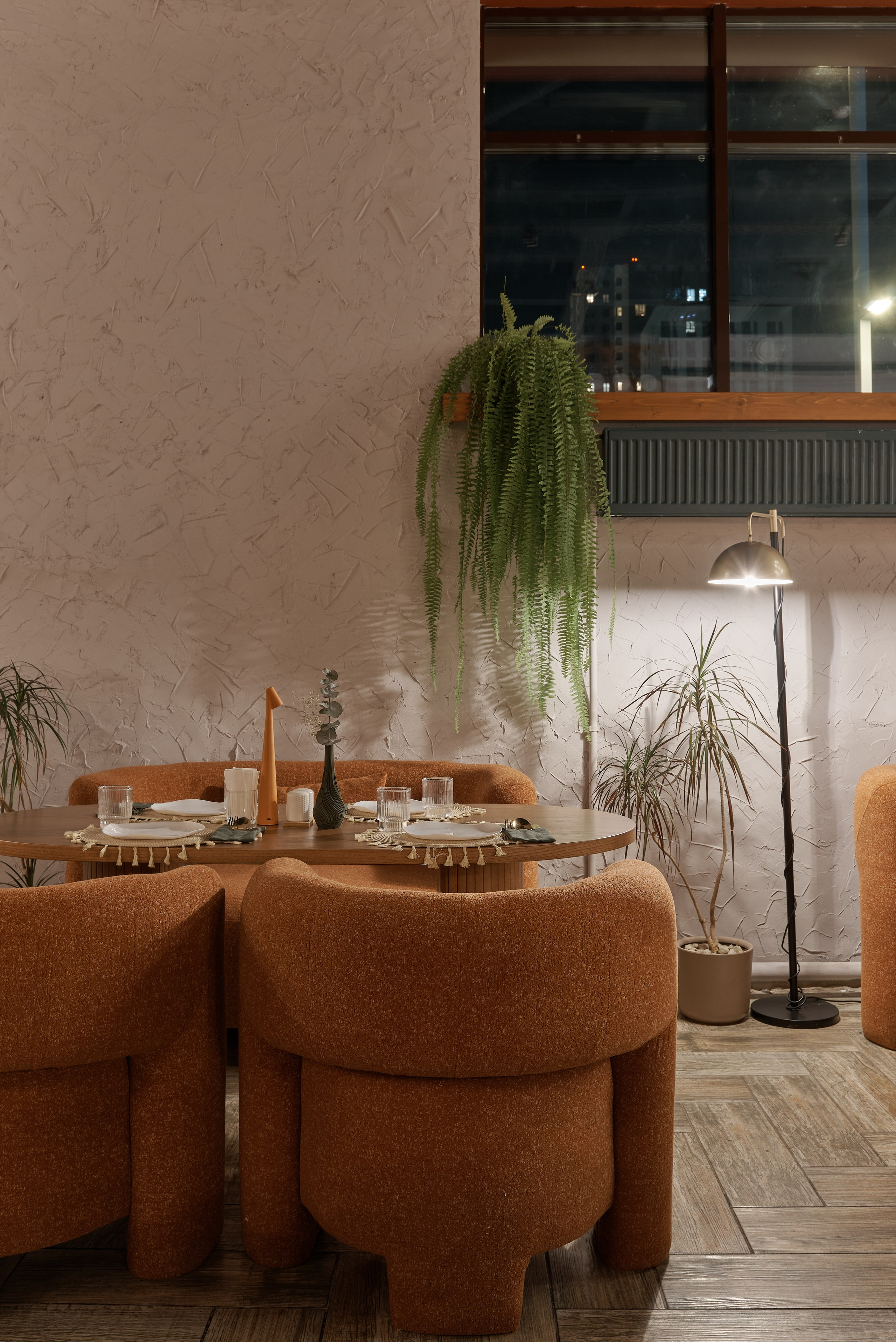 Интерьерная фотосъемка ресторана Ива и Олива Челябинск. Абросимов Лев интерьерный и архитектурный фотограф