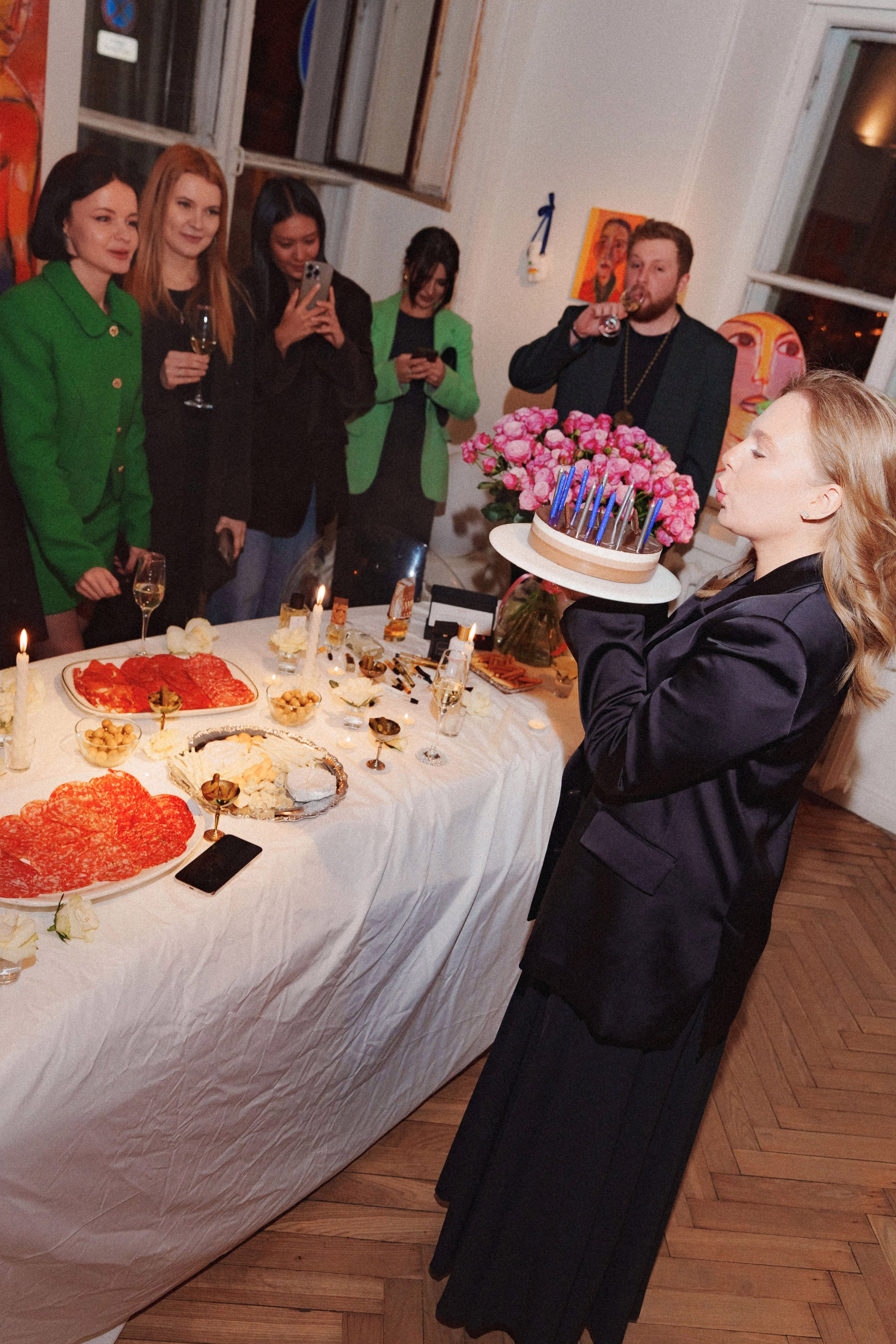 NASTYA CHELSEA Birthday in the gallery EGGZ. Андрей Цветков — репортажный, свадебный и портретный фотограф в Санкт-Петербурге