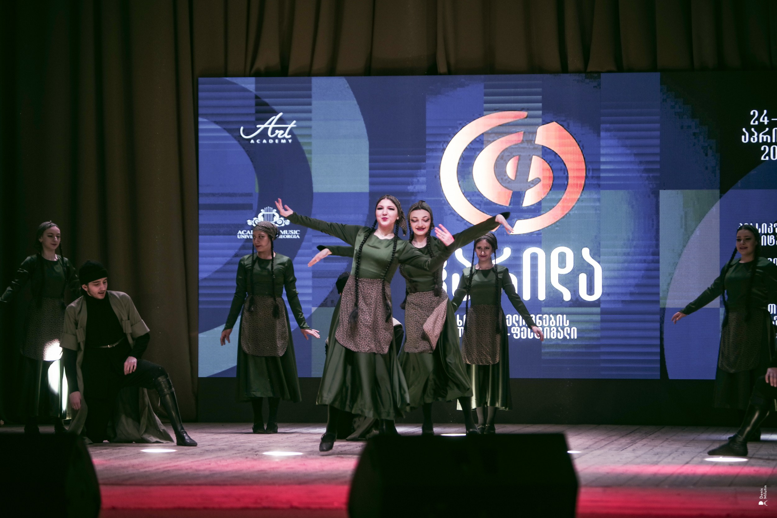 Танцы в Хоби. Портретный фотограф Денис Милютин